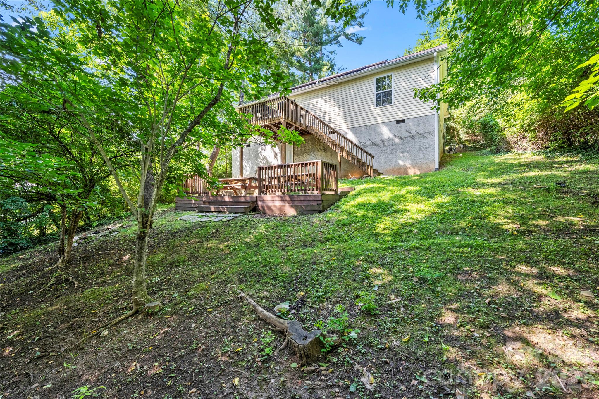 11 W Raleigh Road Property Photo 4
