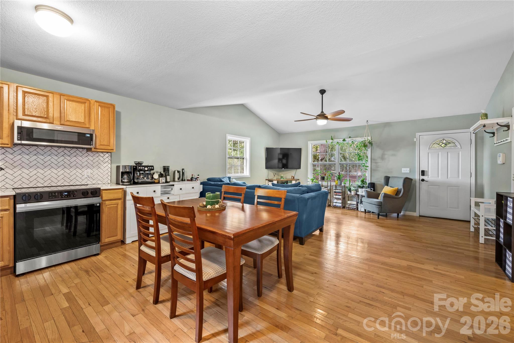 11 W Raleigh Road Property Photo 8