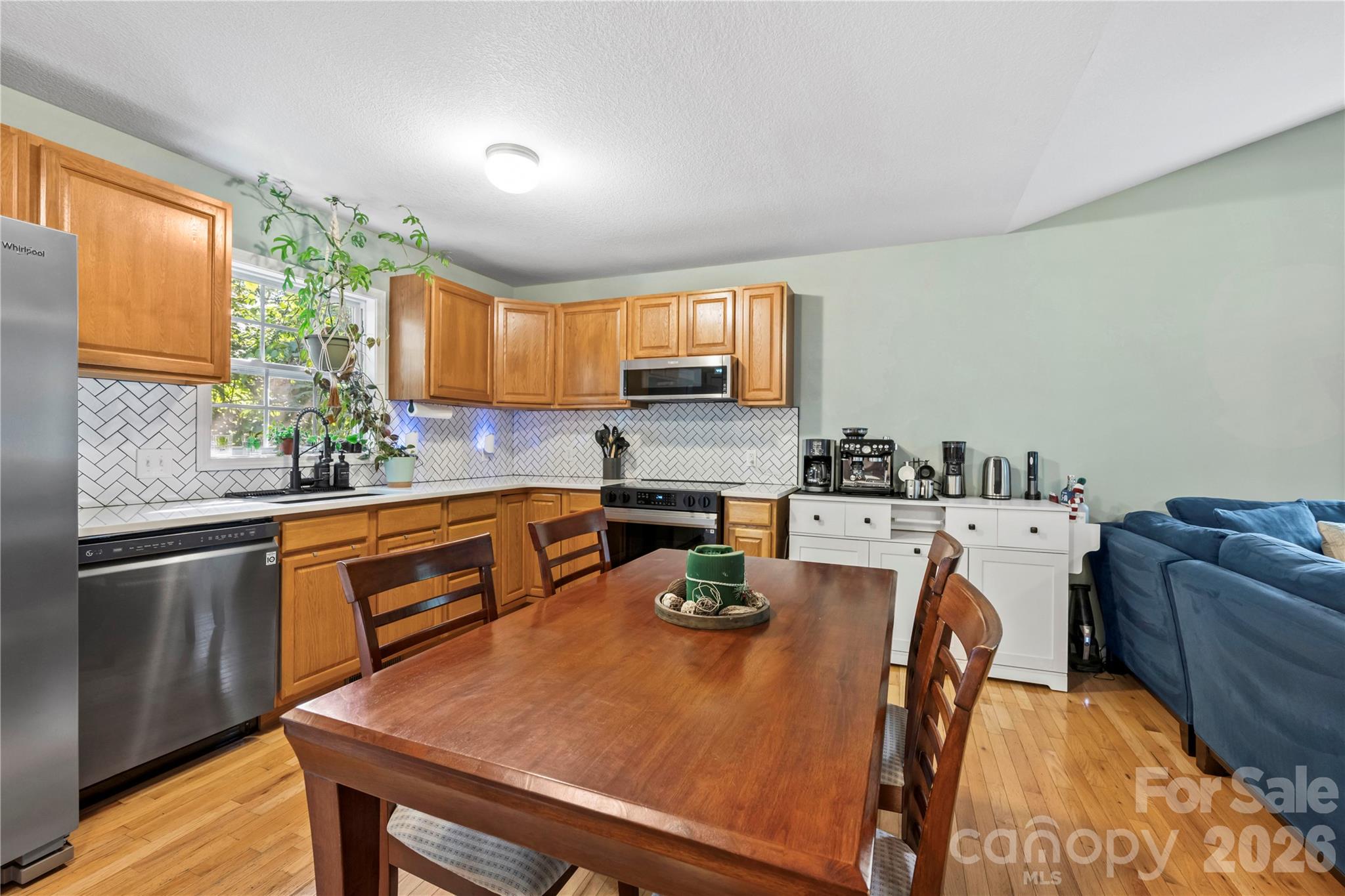 11 W Raleigh Road Property Photo 9