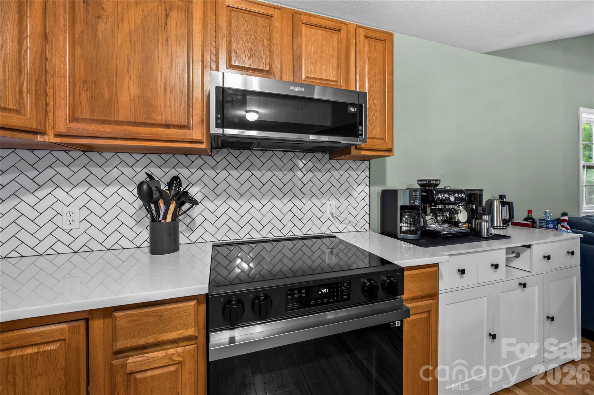 11 W Raleigh Road Property Photo 11