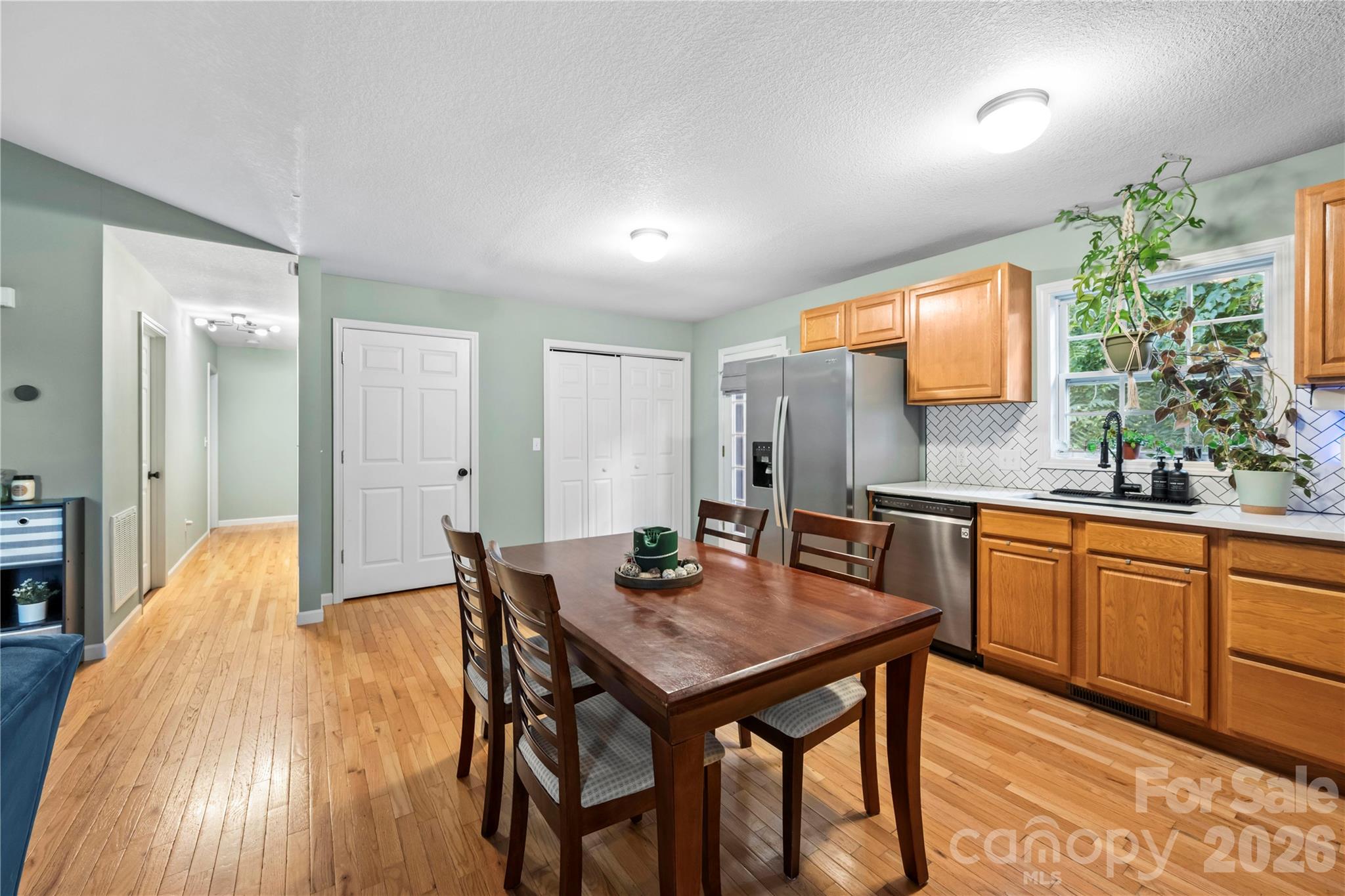 11 W Raleigh Road Property Photo 12