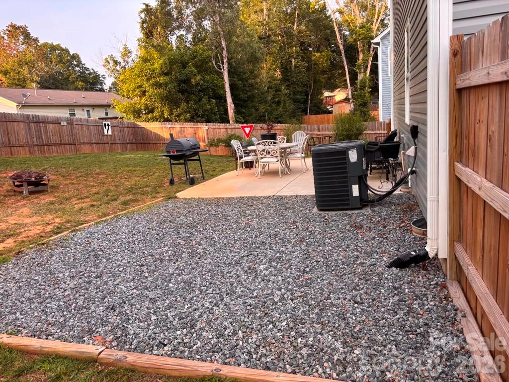 606 E Carpenter Street Property Photo 12