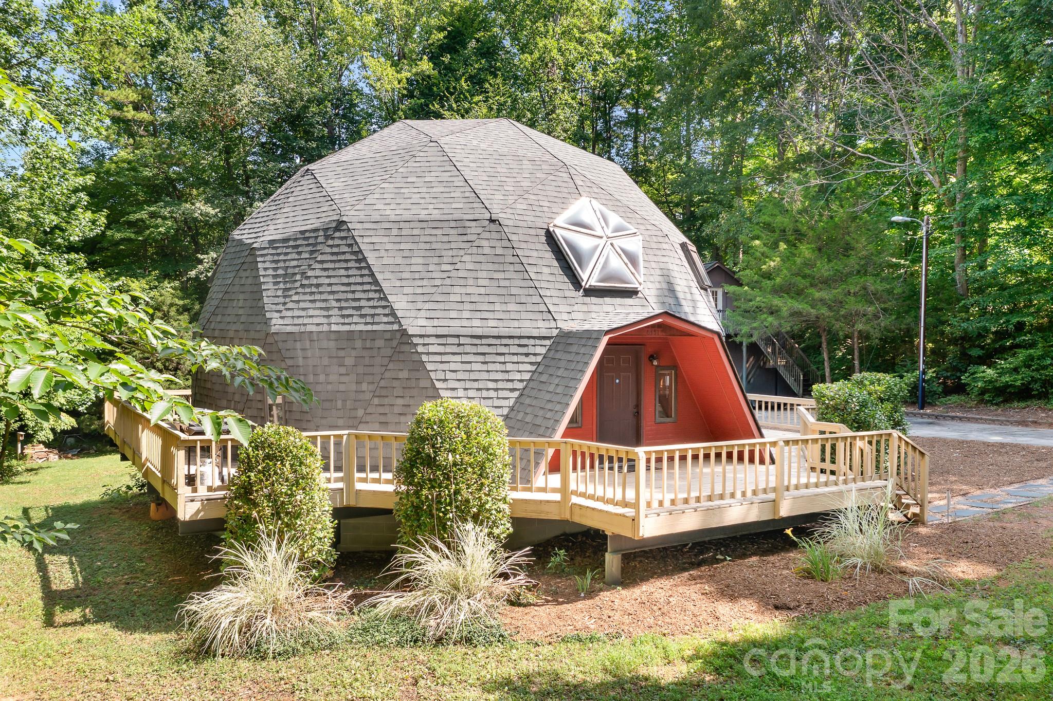6351 Wildwood Trail Property Photo 1