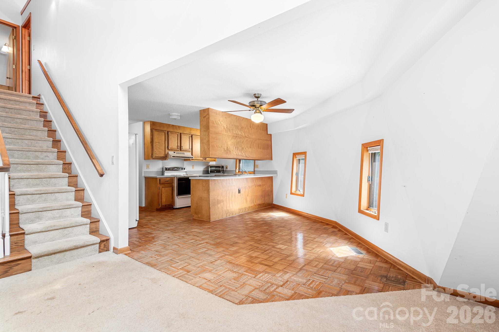 6351 Wildwood Trail Property Photo 5