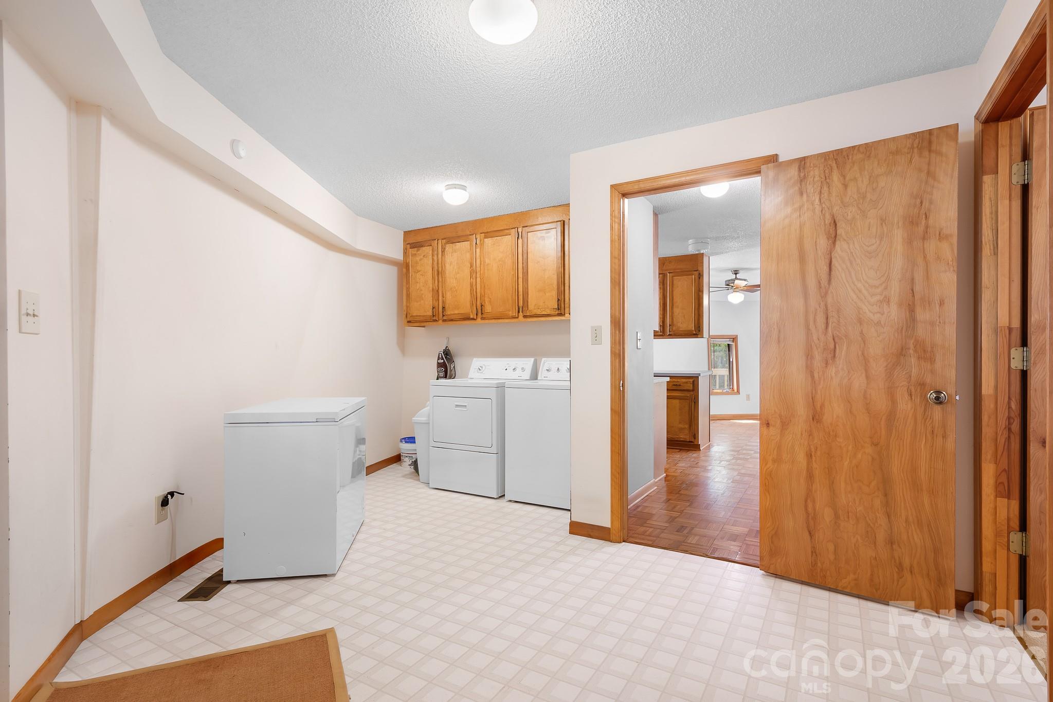 6351 Wildwood Trail Property Photo 15