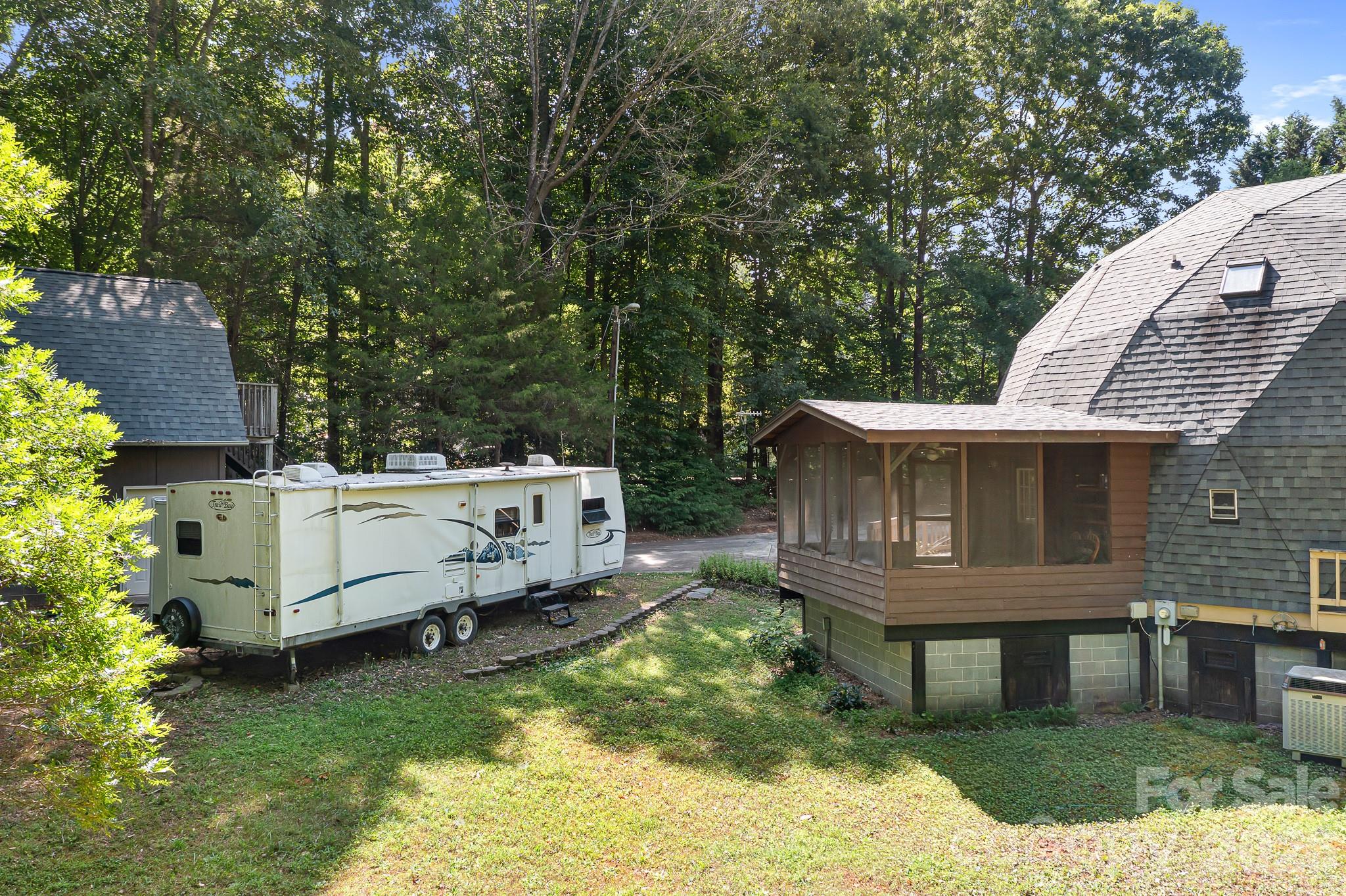 6351 Wildwood Trail Property Photo 28