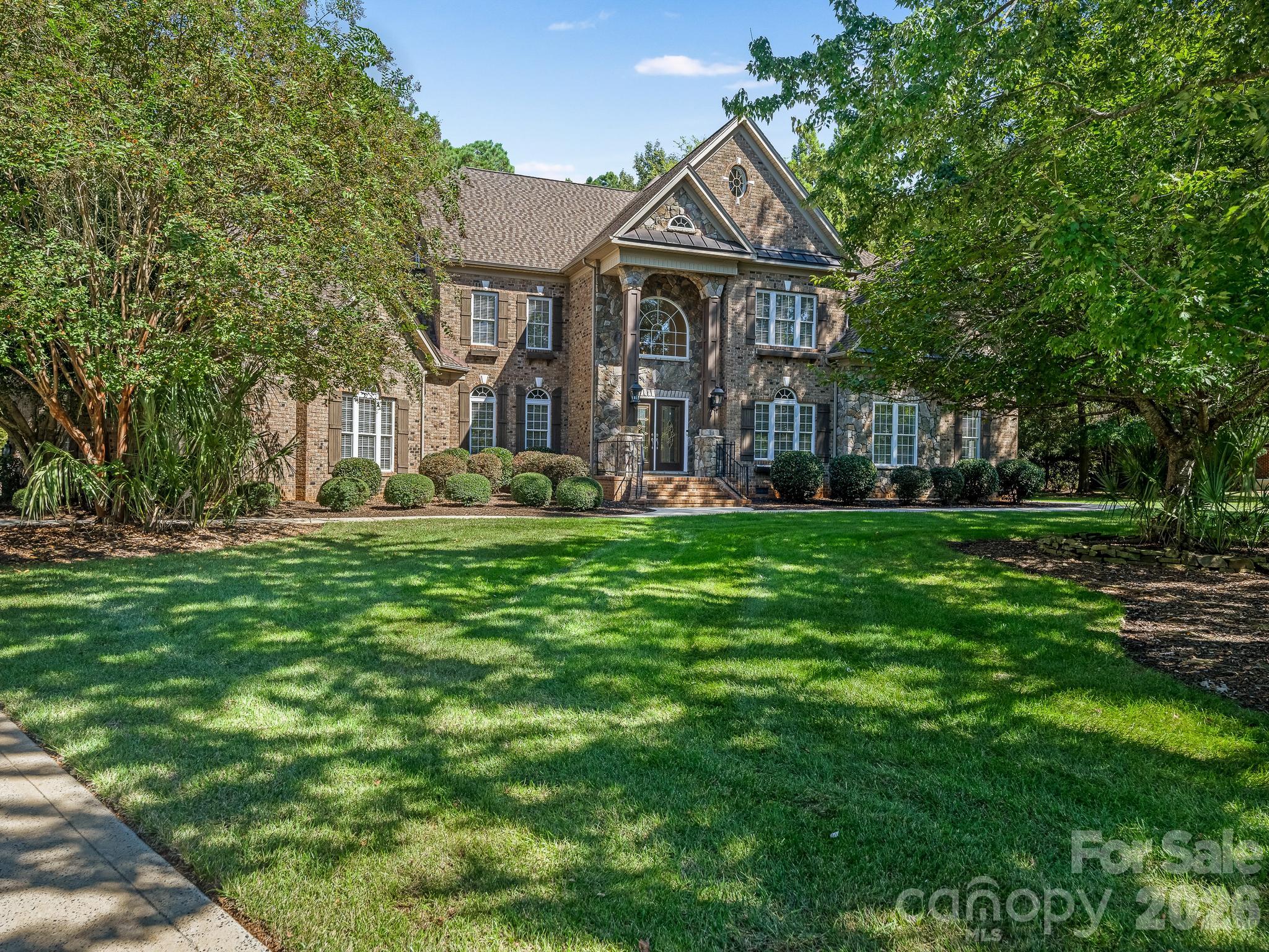 9200 Skipaway Drive Property Photo 1