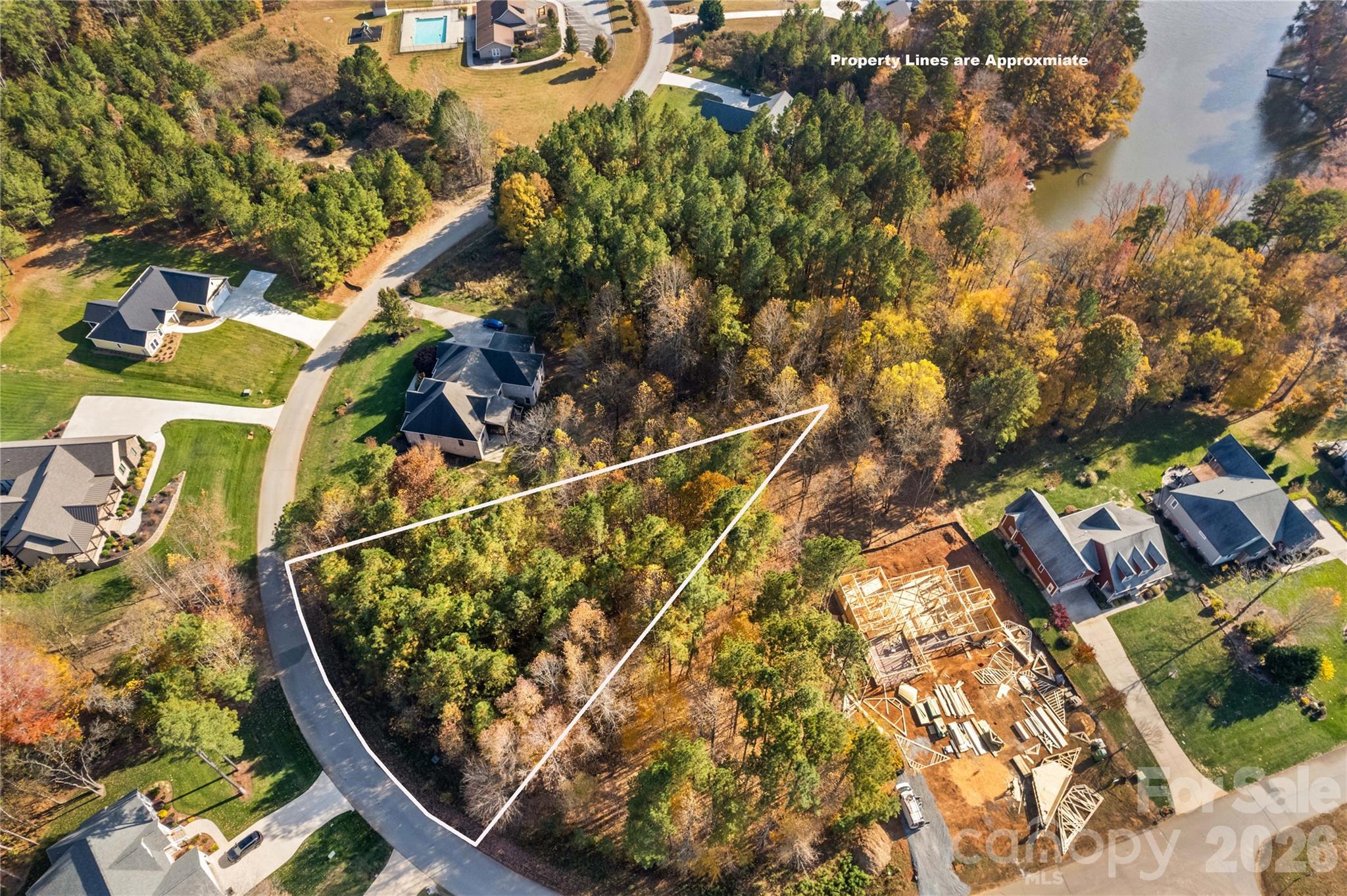 589 Sunset Pointe Drive Property Photo 8