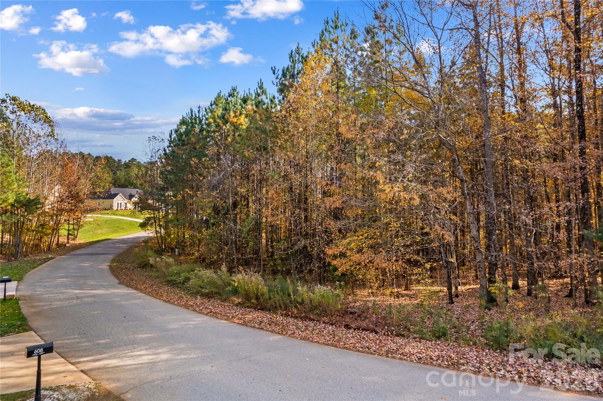 589 Sunset Pointe Drive Property Photo 15