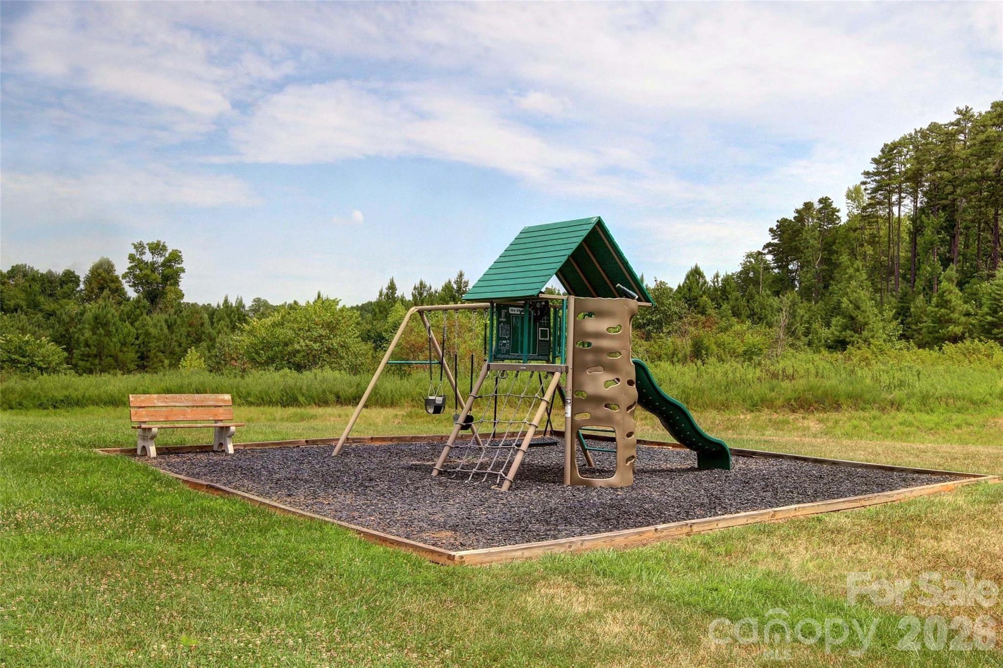 589 Sunset Pointe Drive Property Photo 17