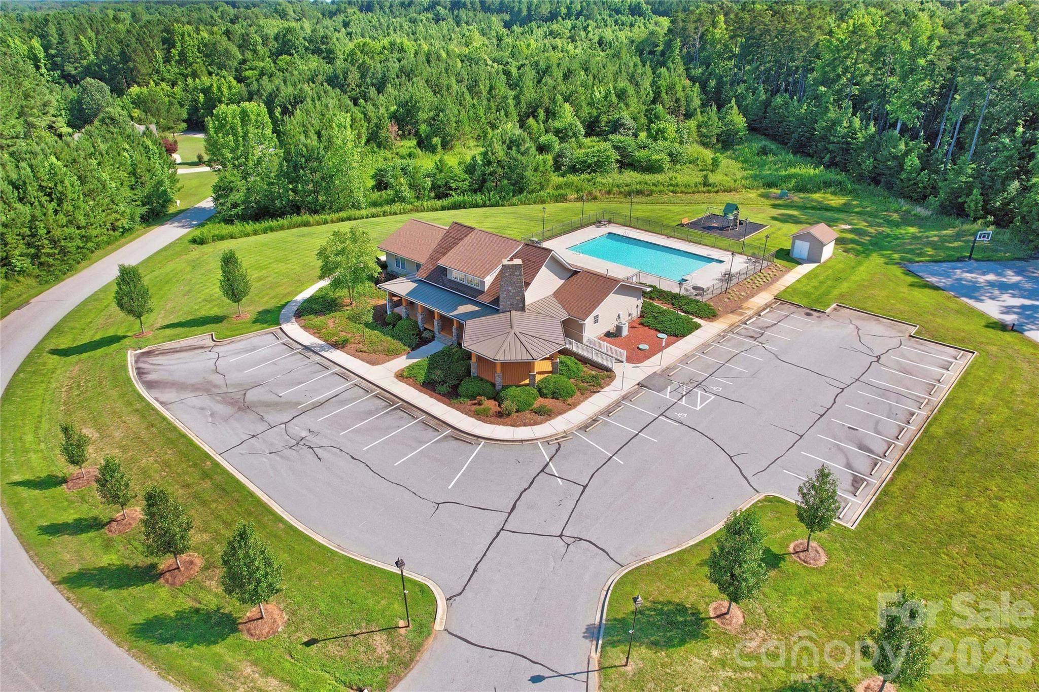 589 Sunset Pointe Drive Property Photo 19