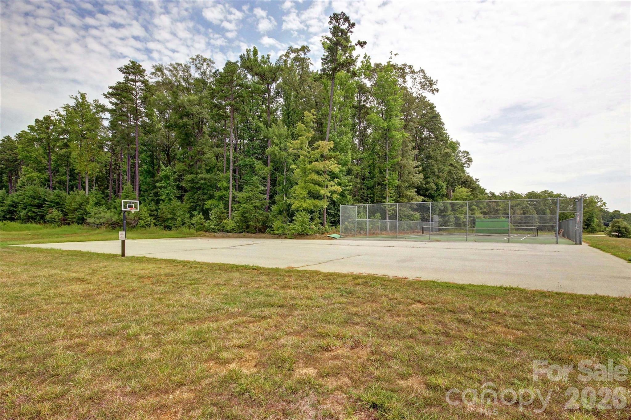 589 Sunset Pointe Drive Property Photo 20