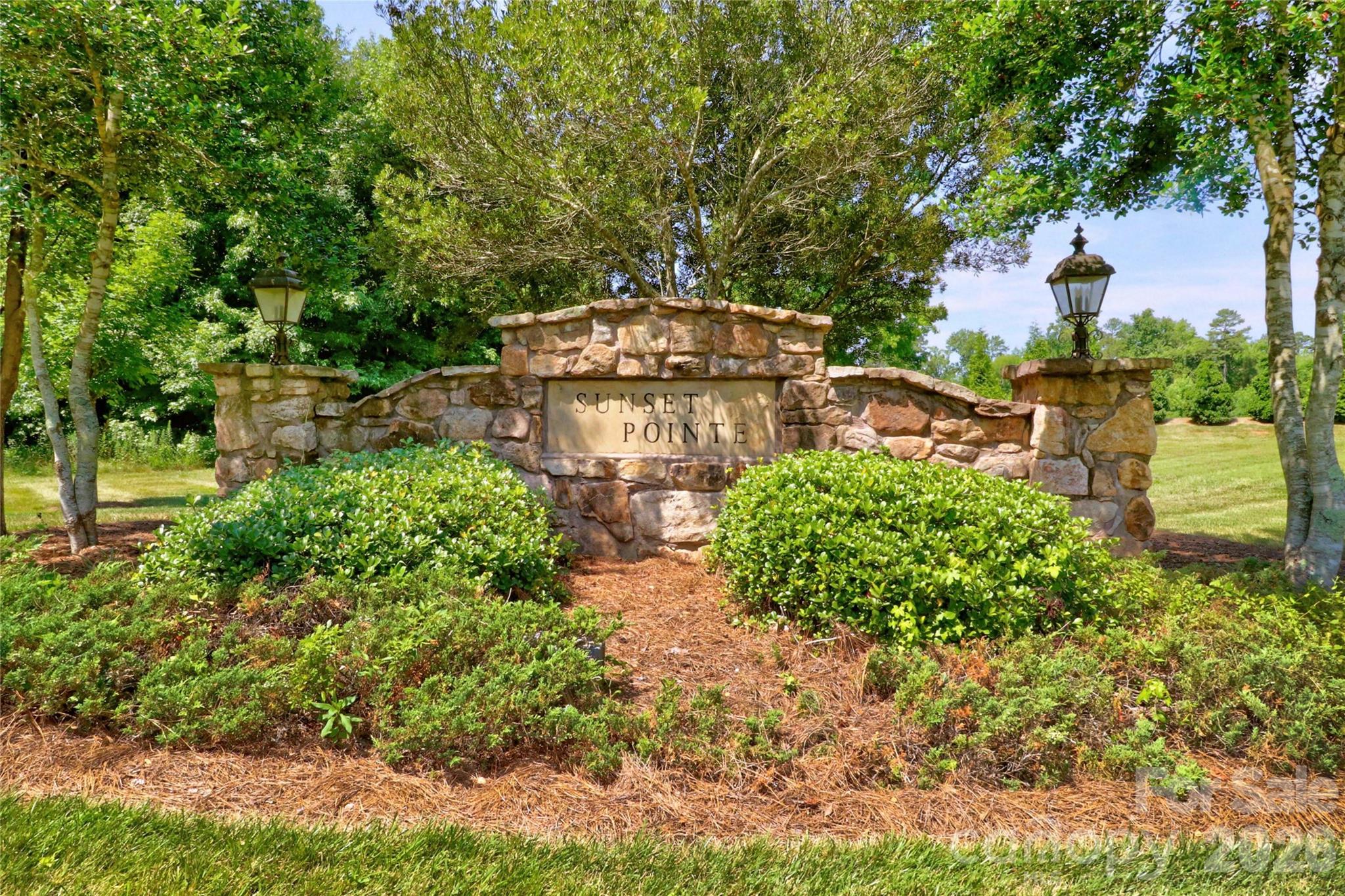 589 Sunset Pointe Drive Property Photo 22