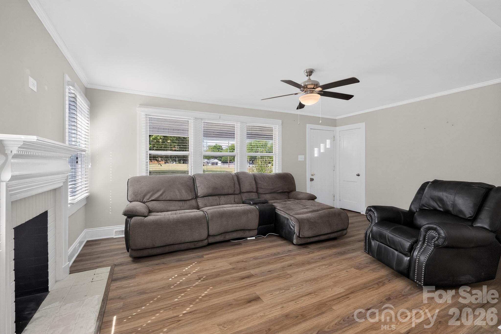 303 W Ketchie Street Property Photo 10