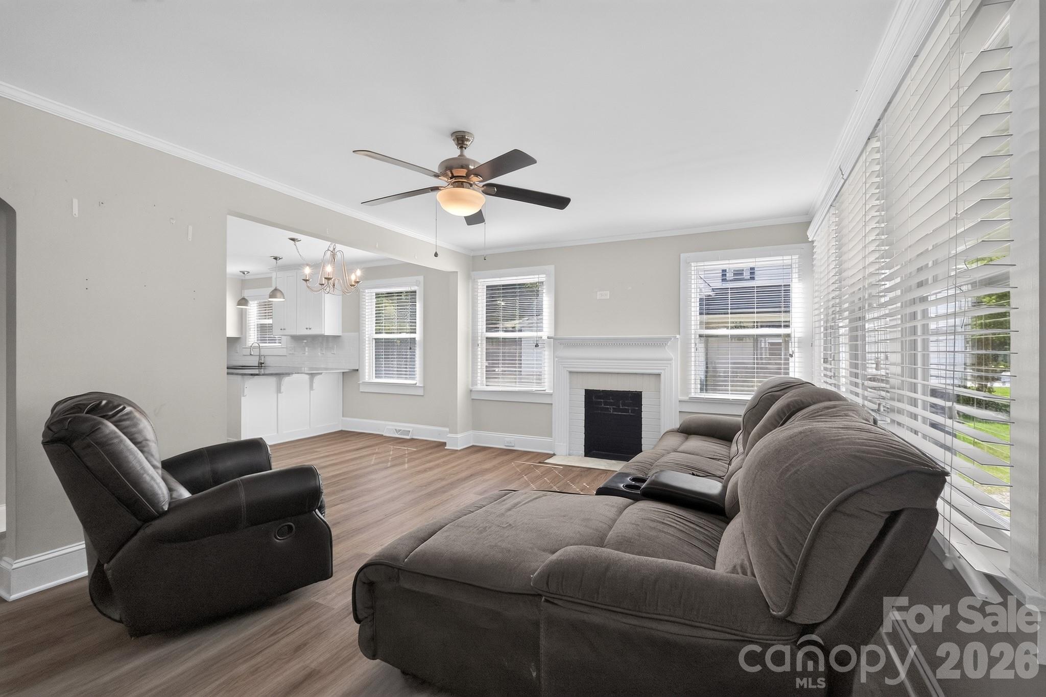 303 W Ketchie Street Property Photo 11