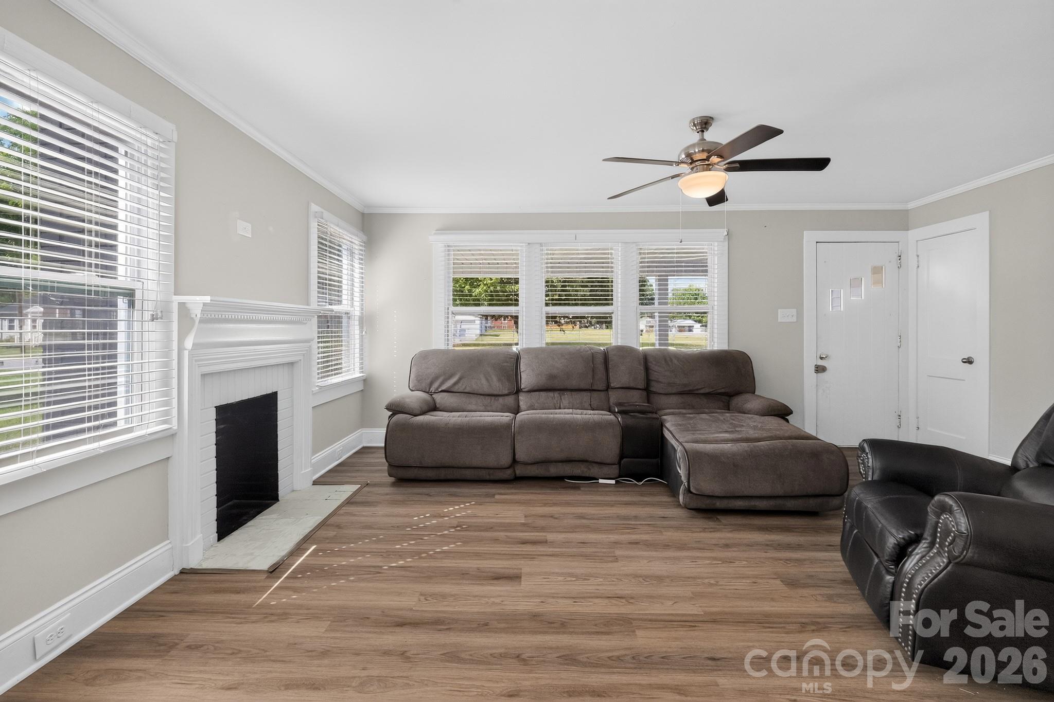 303 W Ketchie Street Property Photo 12