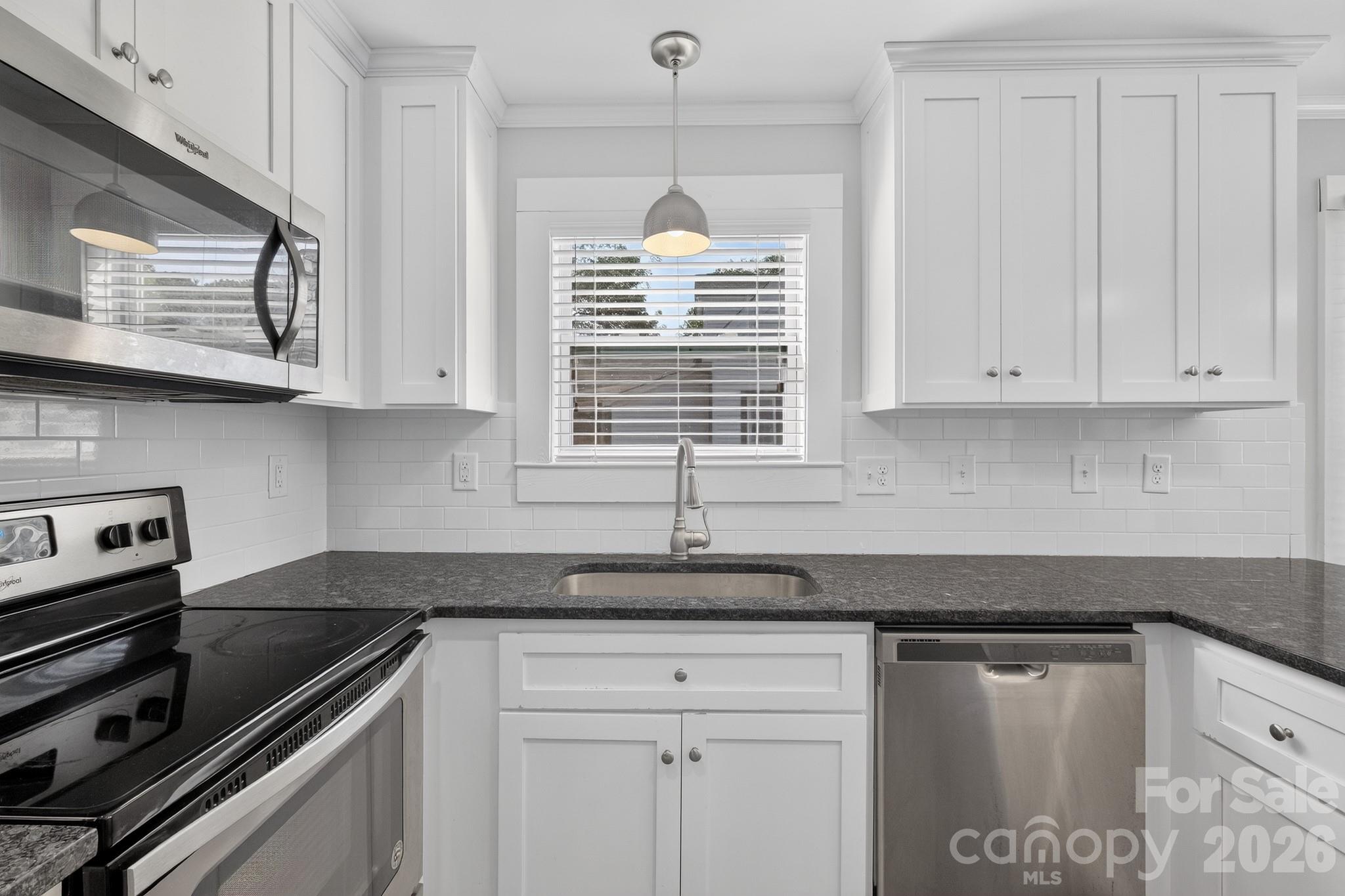 303 W Ketchie Street Property Photo 16