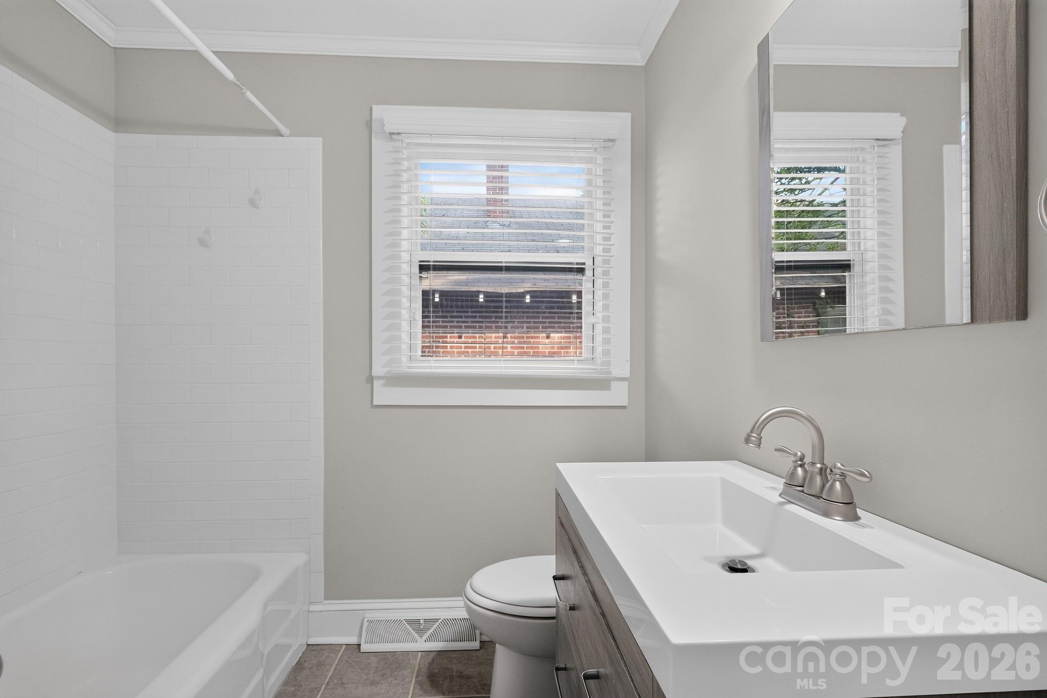 303 W Ketchie Street Property Photo 28