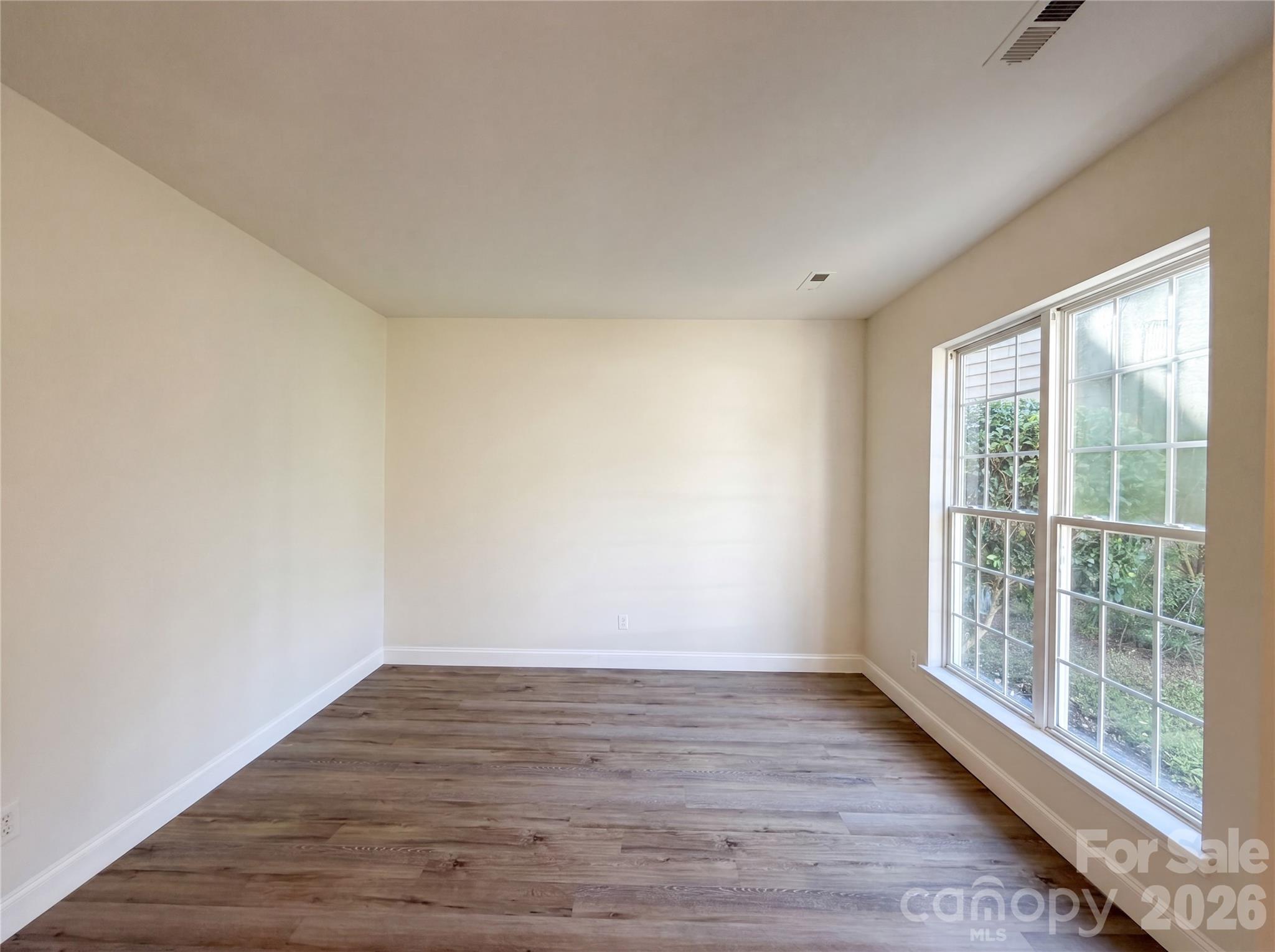 6101 Trevor Simpson Drive Property Photo 8