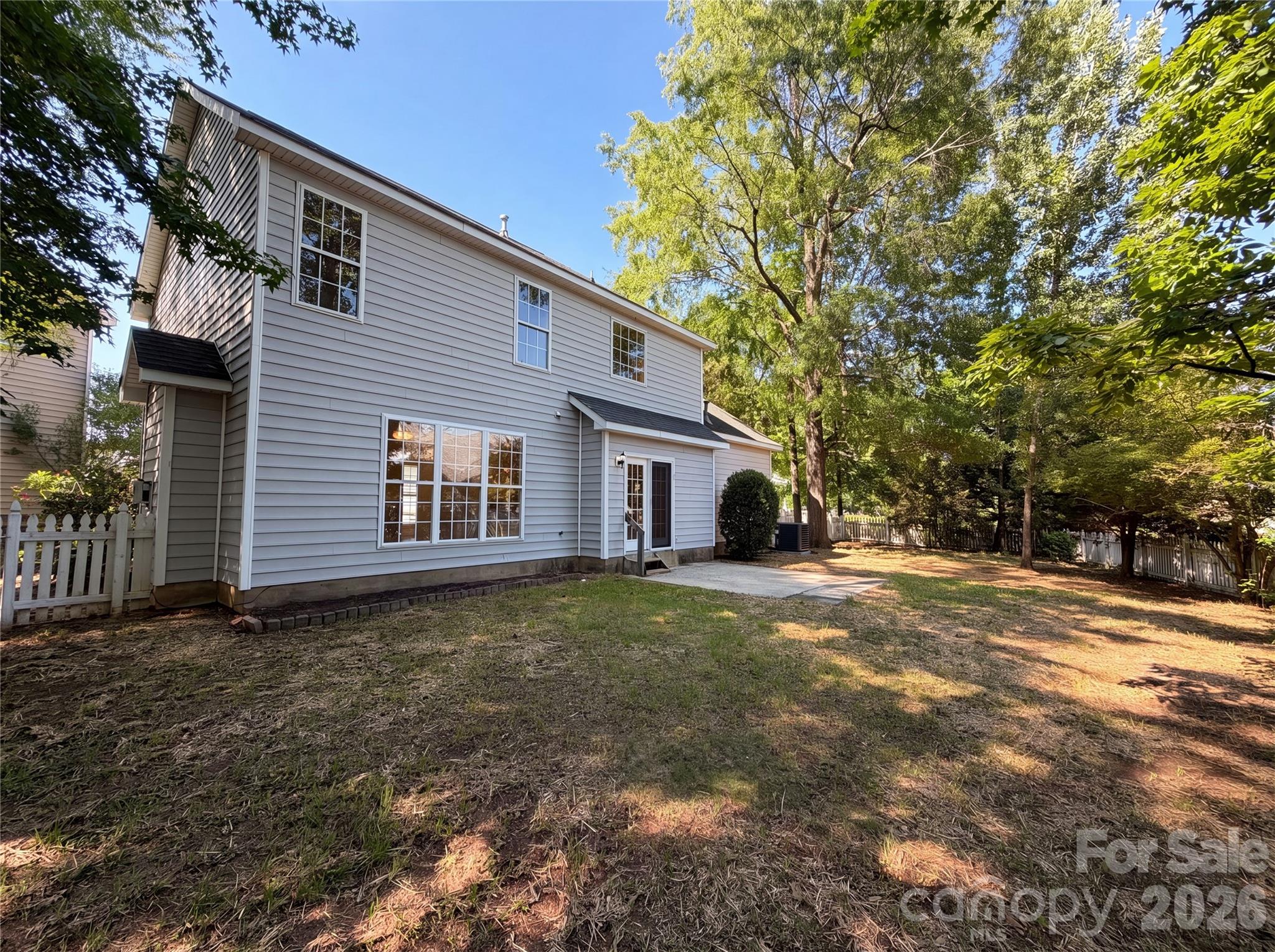 6101 Trevor Simpson Drive Property Photo 17