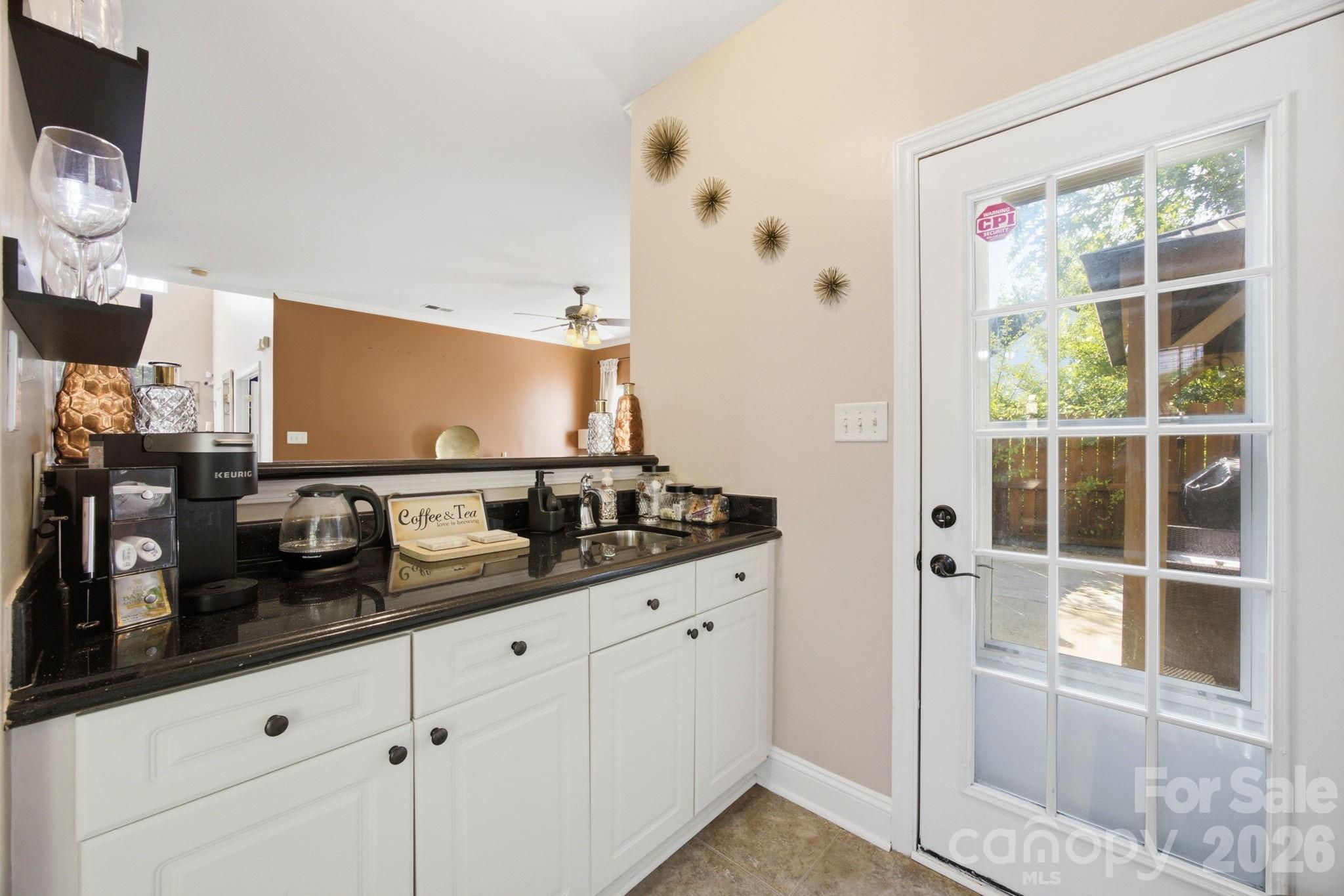1946 Wilrose Place Property Photo 18