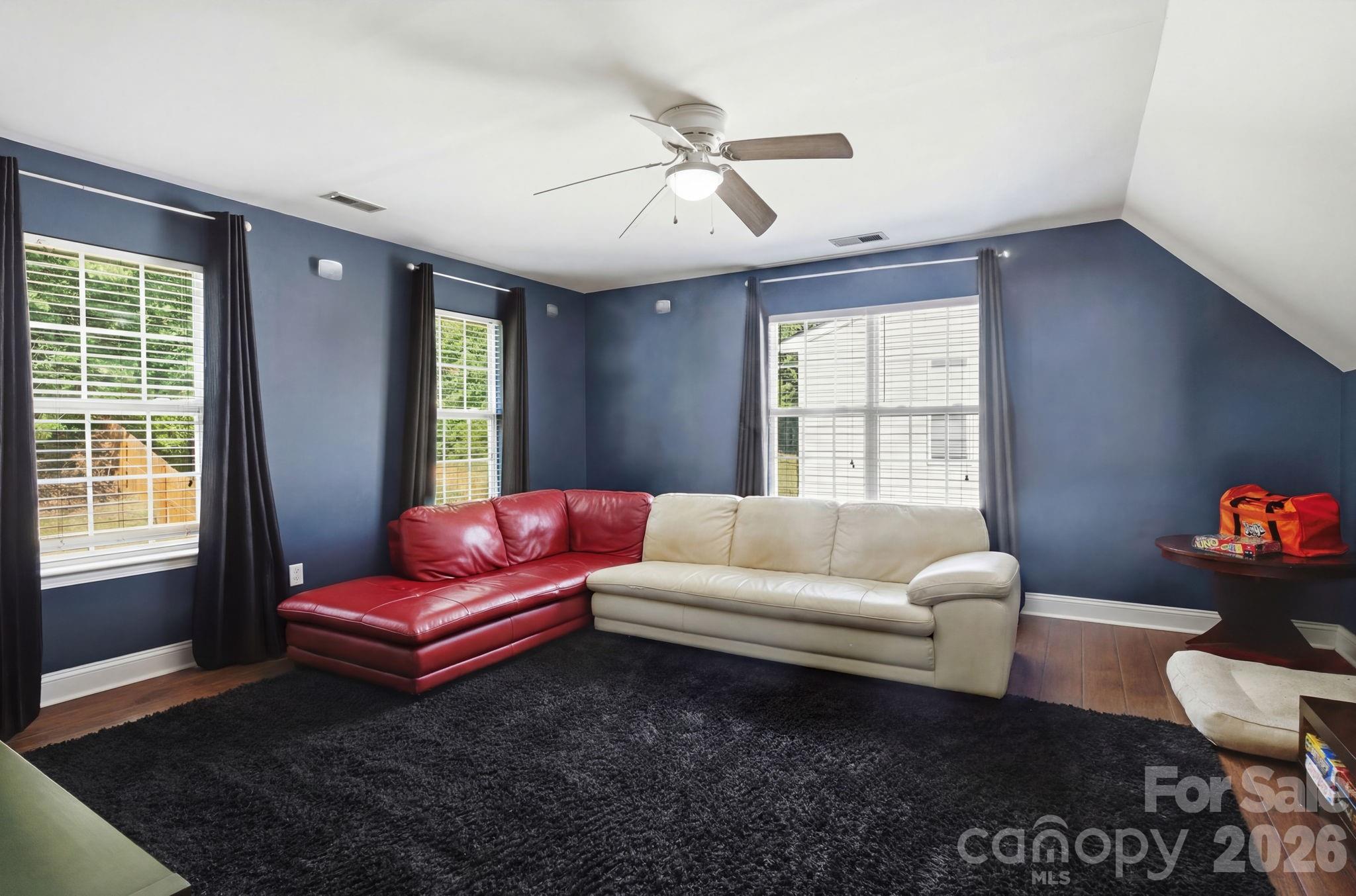 1946 Wilrose Place Property Photo 32