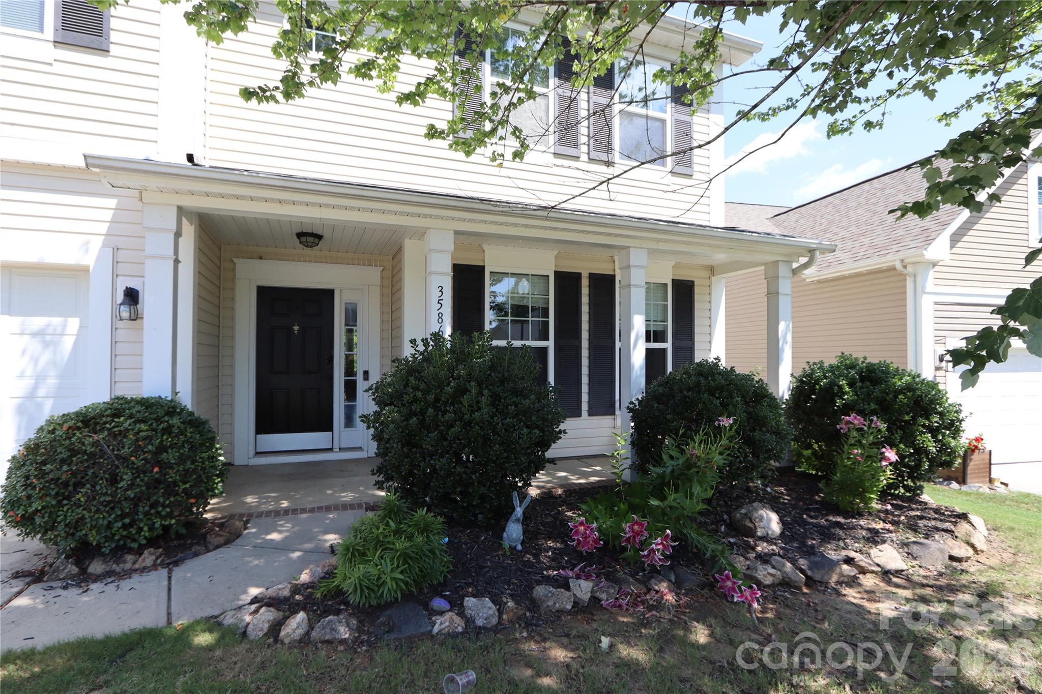 3586 Larkhaven Avenue Property Photo 2