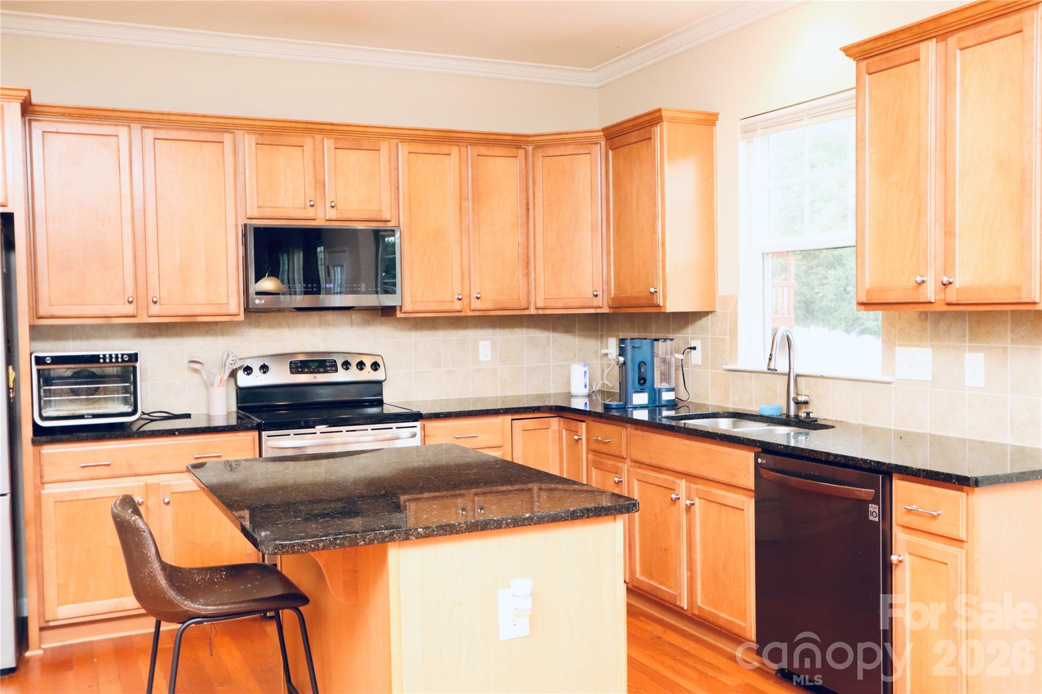 3586 Larkhaven Avenue Property Photo 12