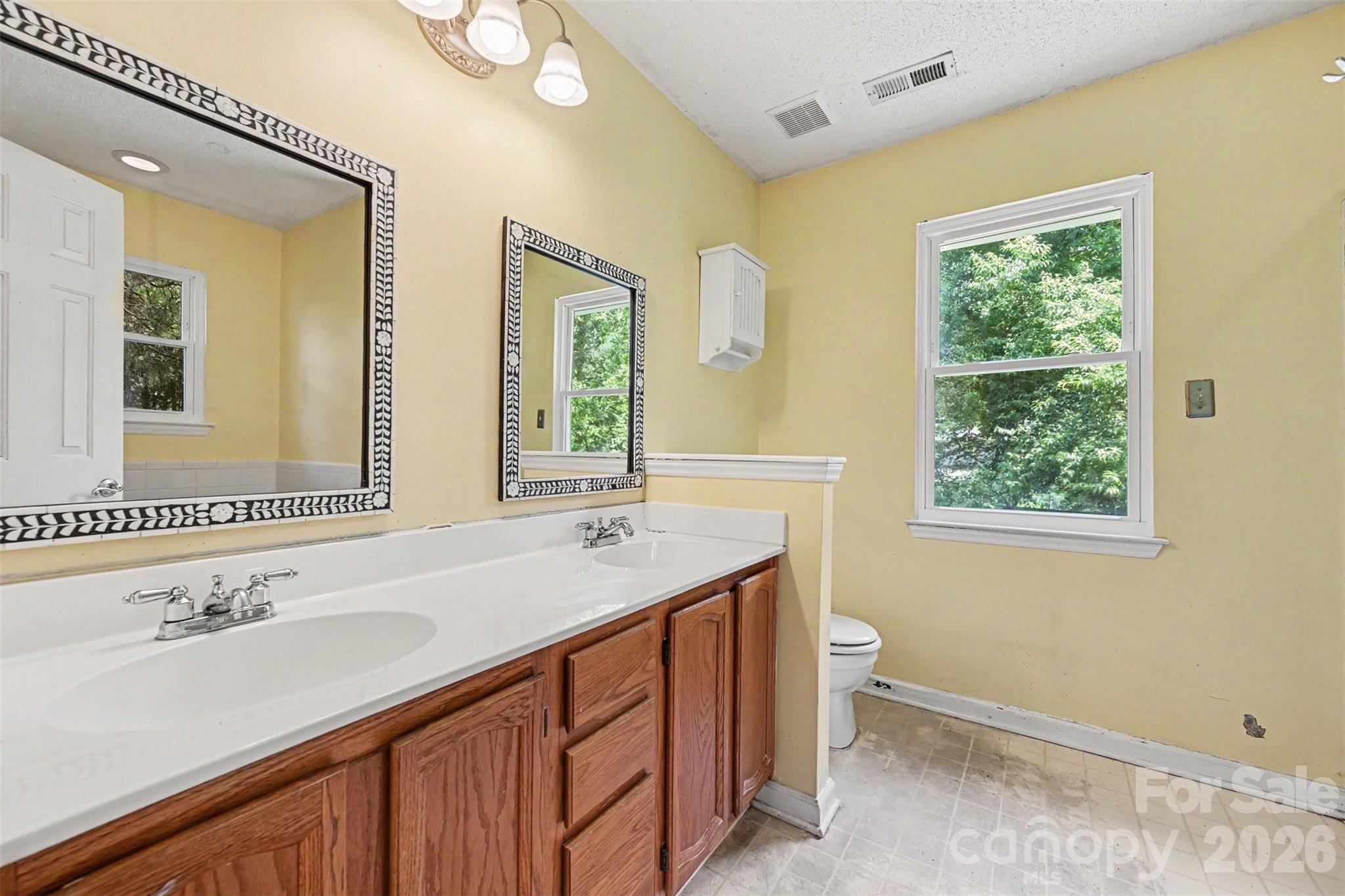 8410 Gidleigh Court Property Photo 27