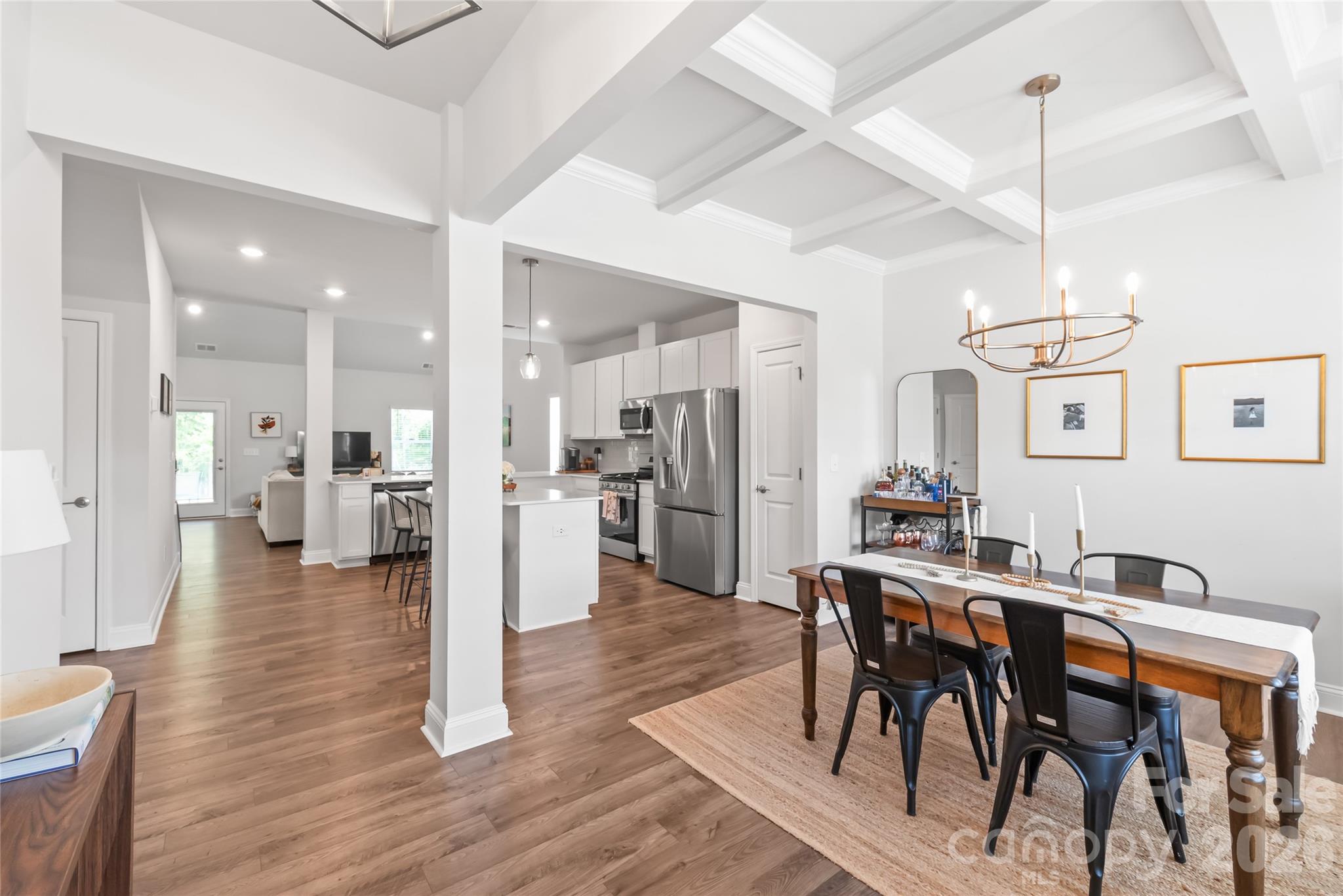 1419 Black Walnut Street Property Photo 4