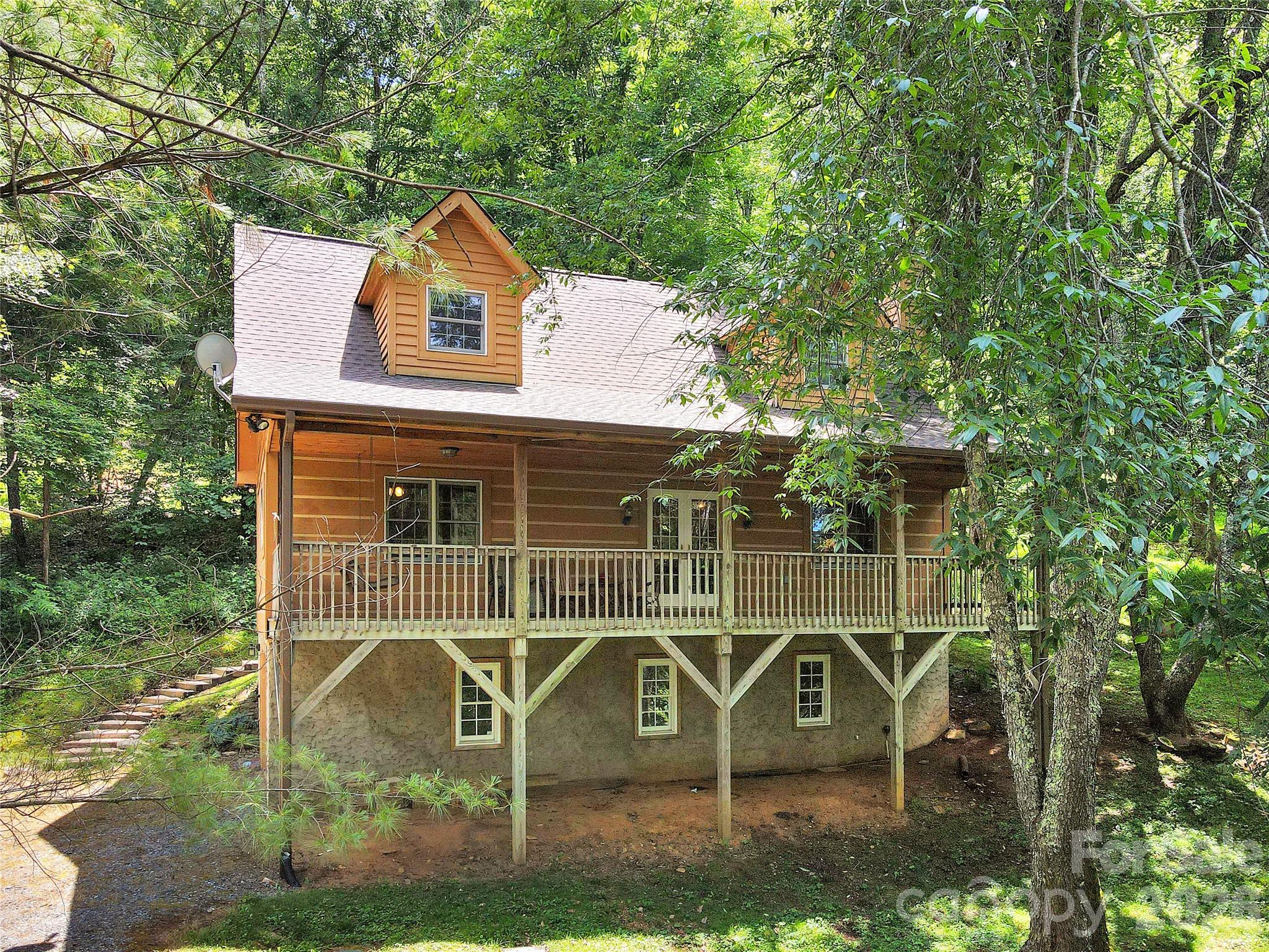 219 Red Maple Lane Property Photo 4