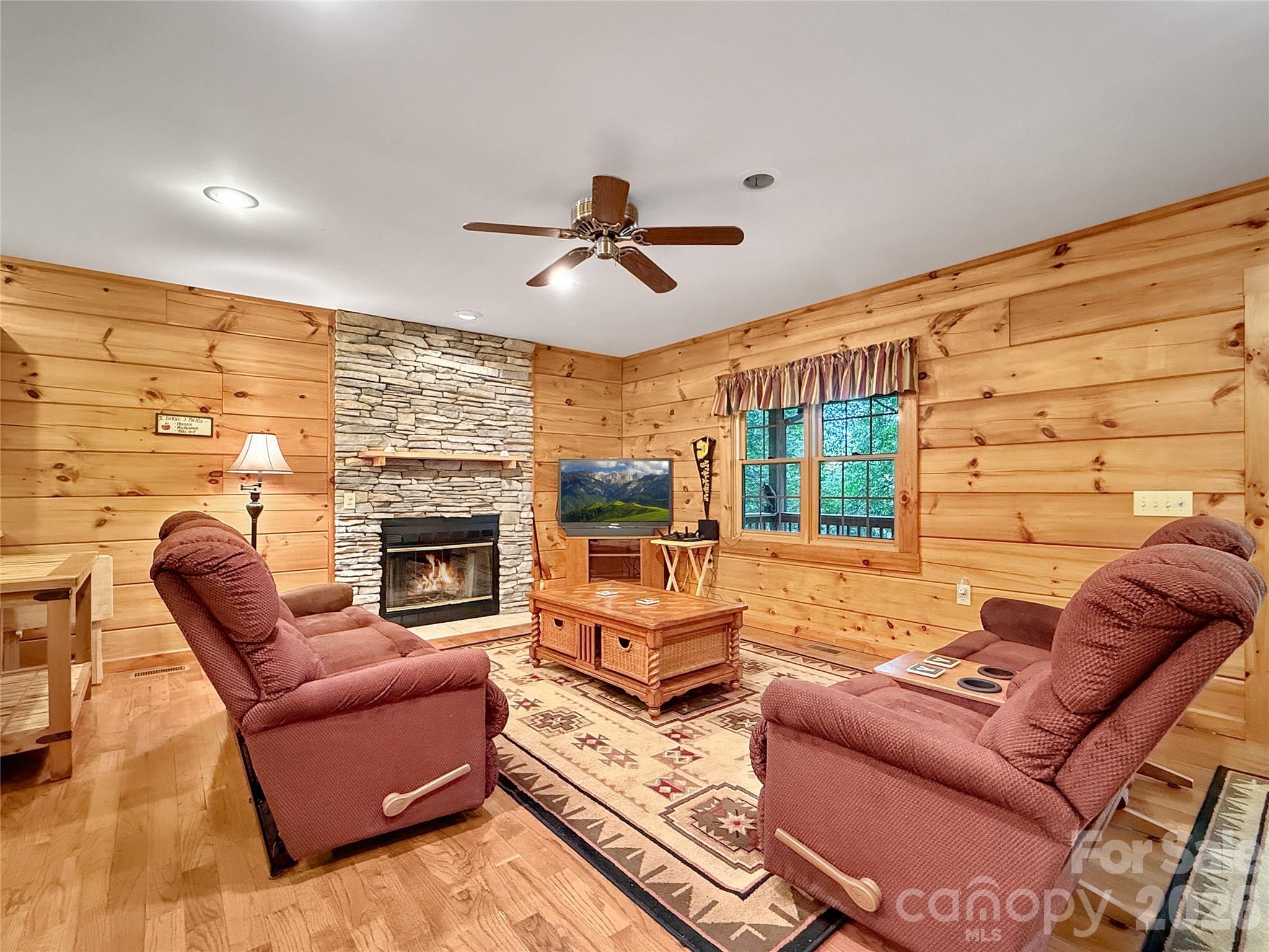 219 Red Maple Lane Property Photo 7