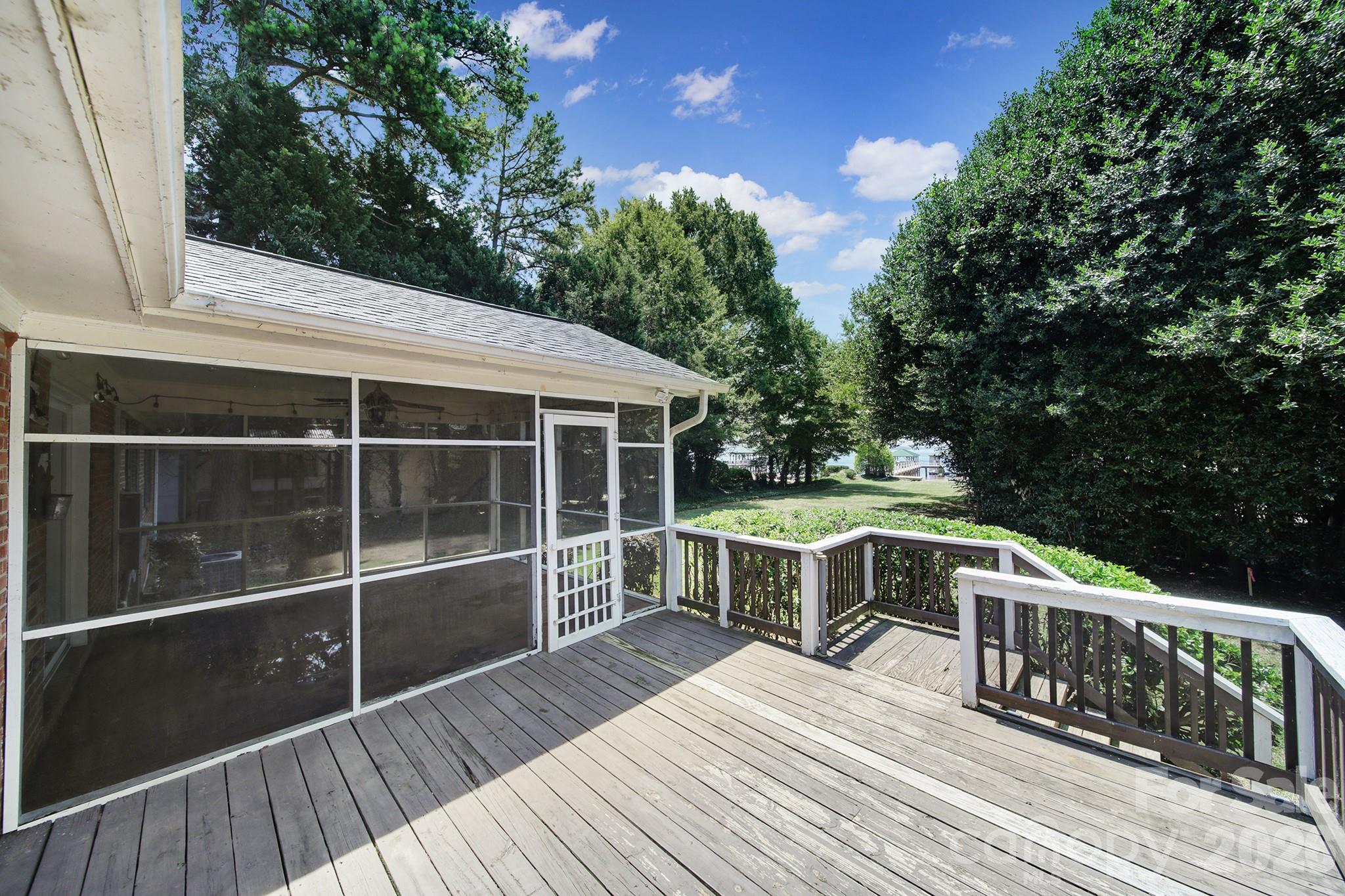 704 Isle Of Pines Road Property Photo 10