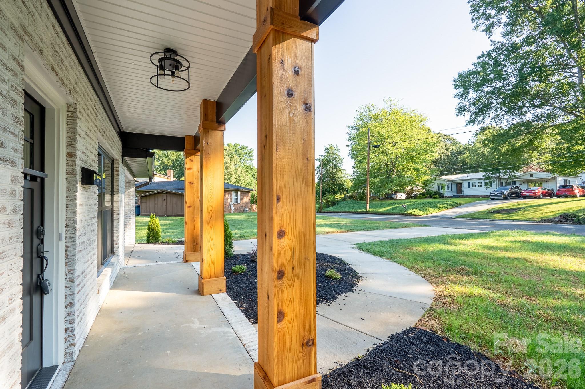 719 Forest Street Property Photo 2
