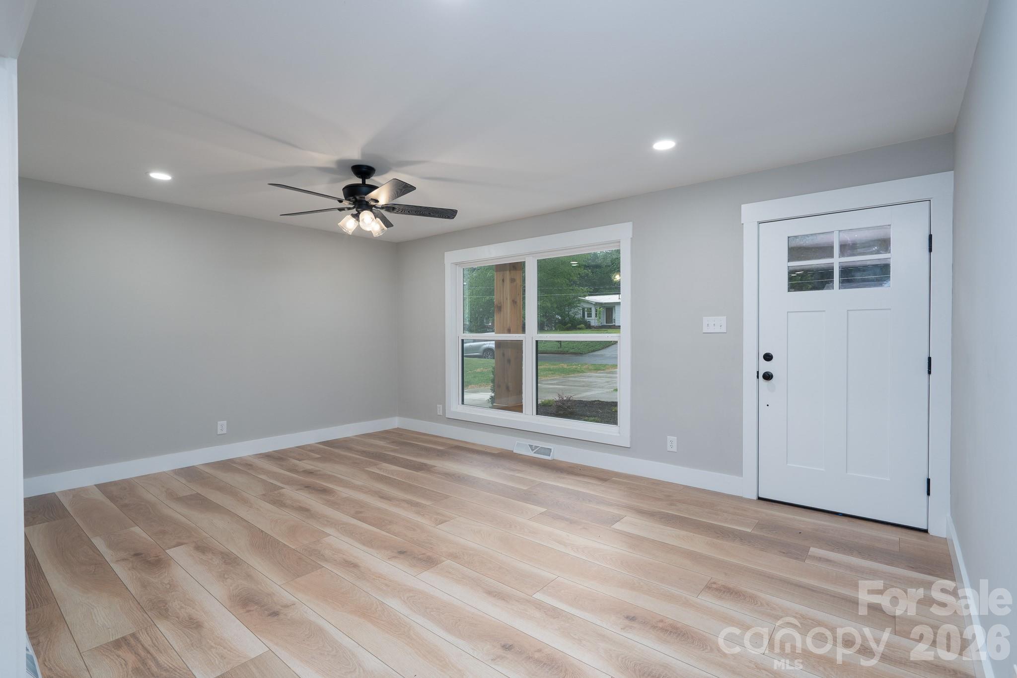 719 Forest Street Property Photo 4