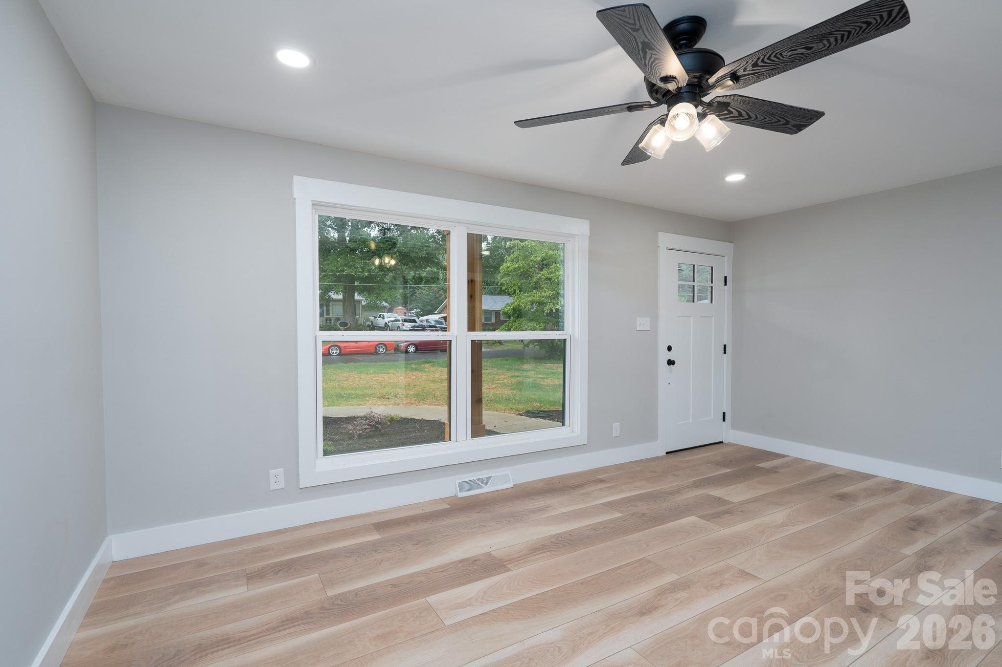 719 Forest Street Property Photo 5