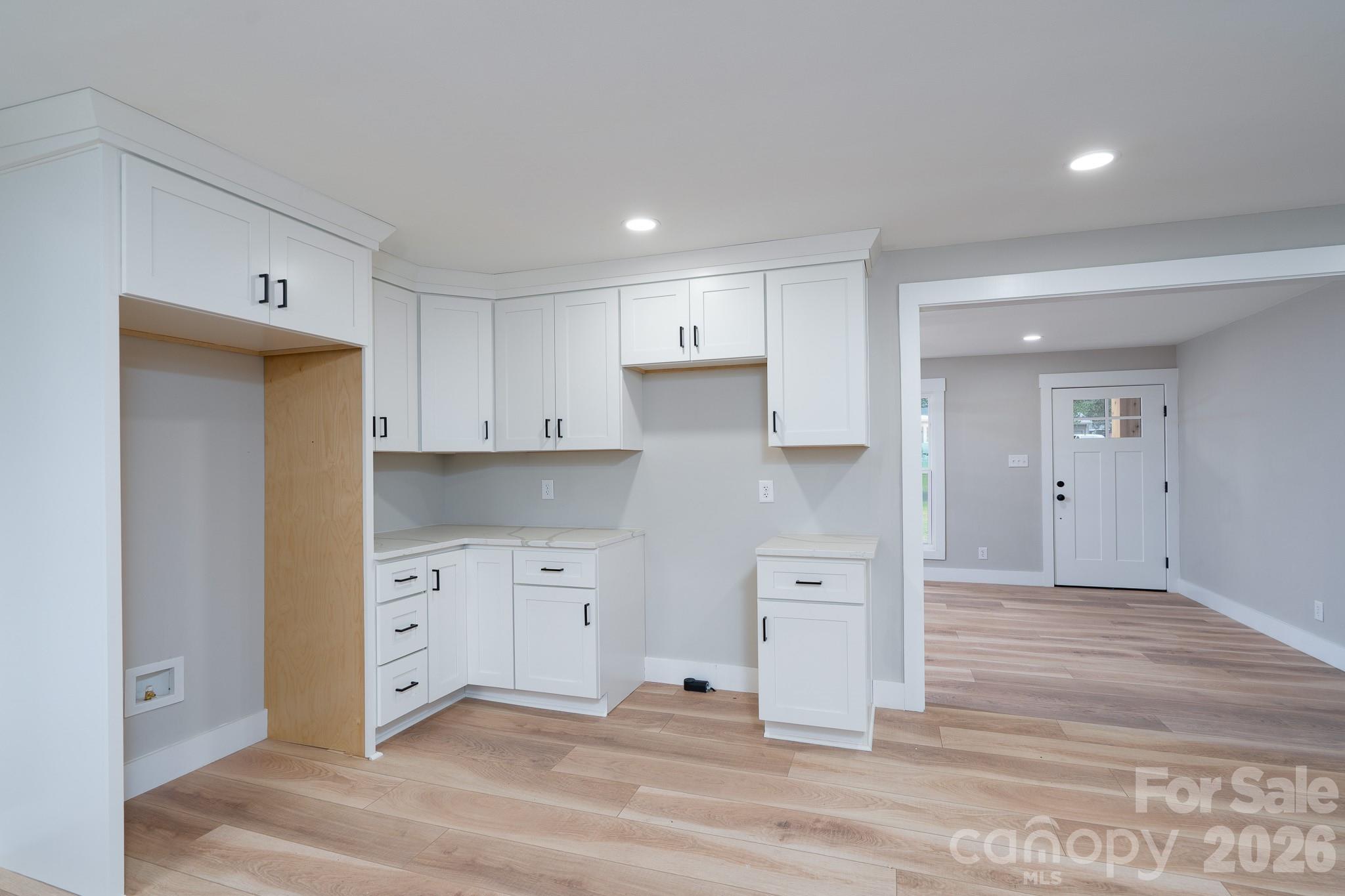719 Forest Street Property Photo 8