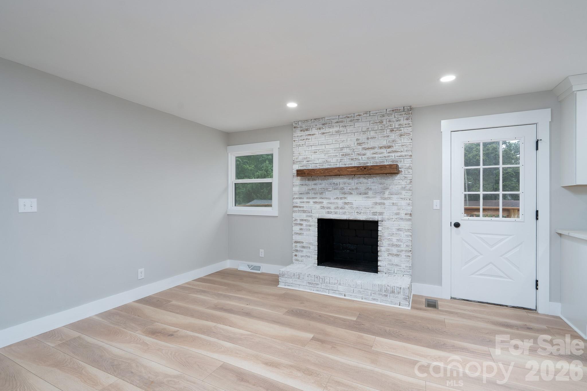 719 Forest Street Property Photo 9