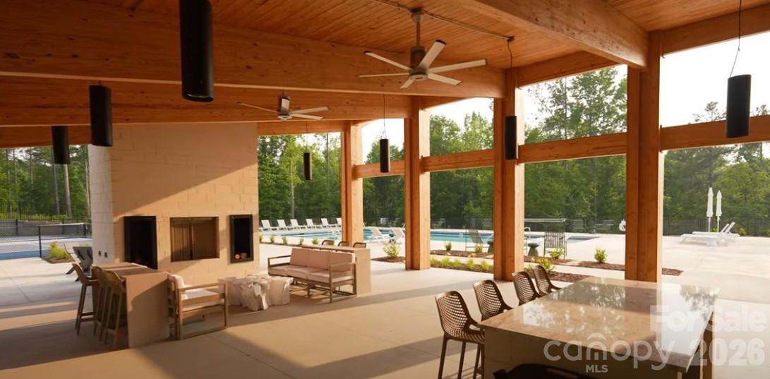 2171 Columbia Ridge Property Photo 5