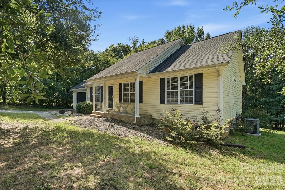 4089 Fallen Pine Road Property Photo 2