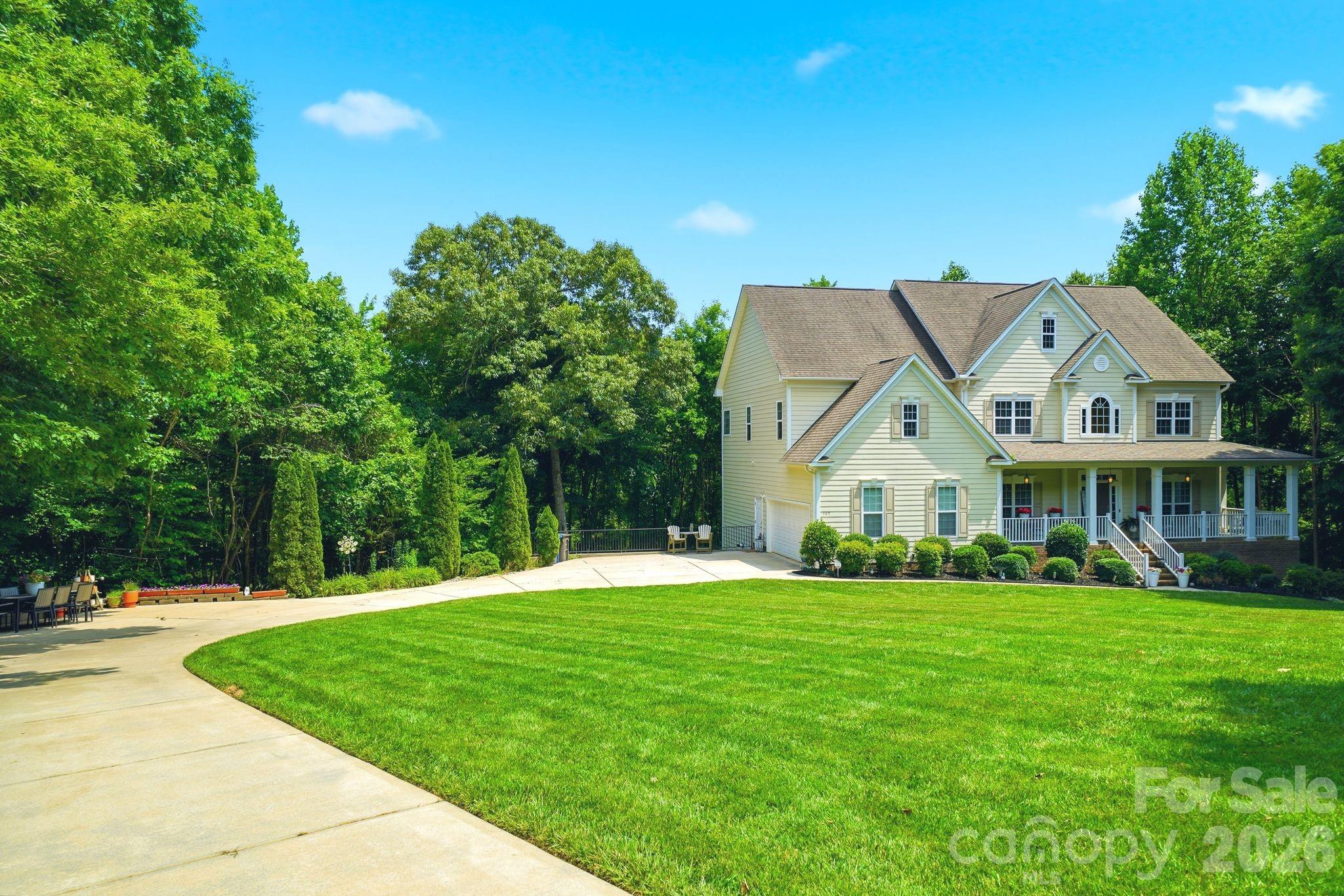 309 Walking Horse Trail Property Photo 2