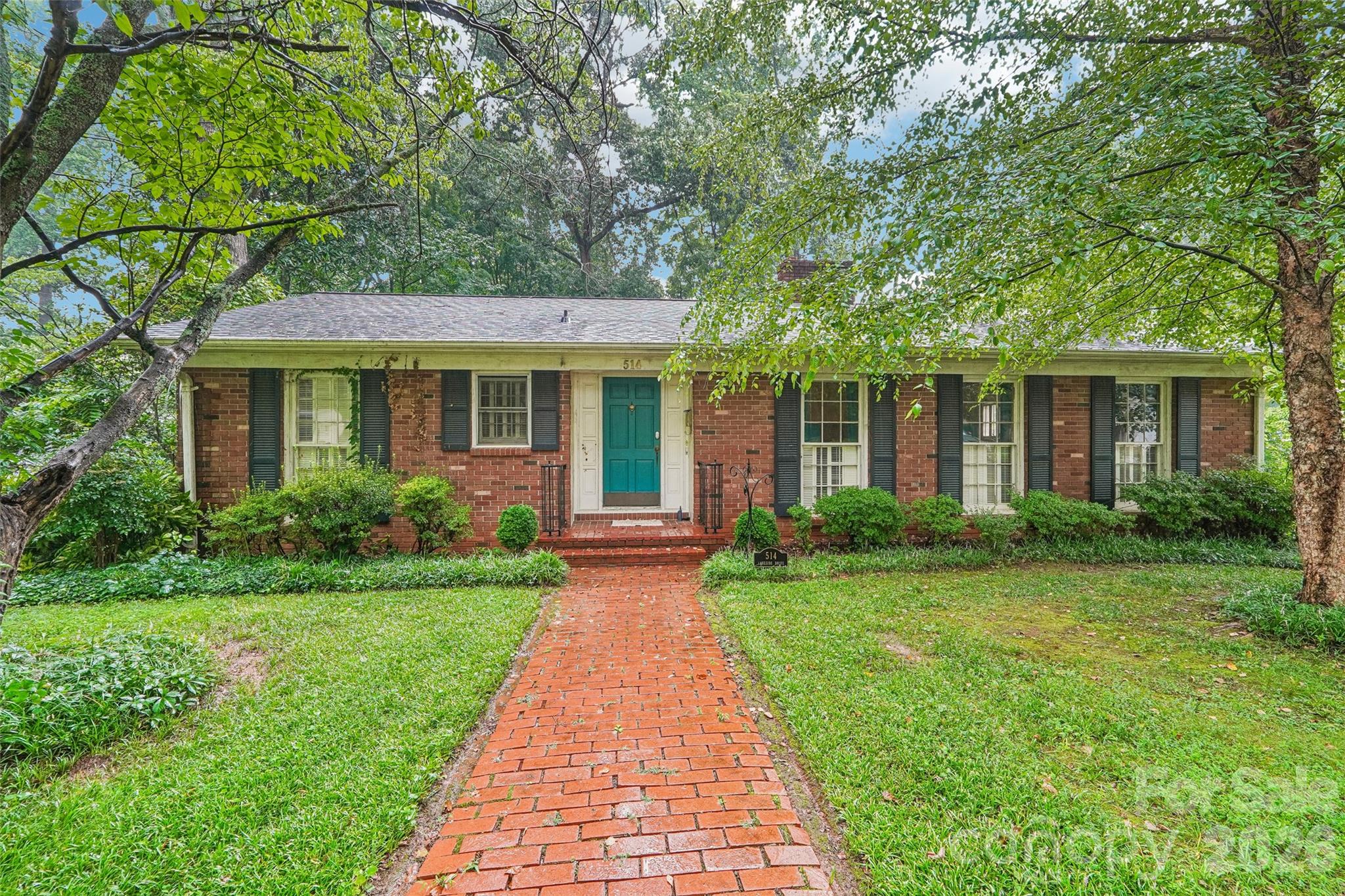 514 Lakeside Drive Property Photo 1
