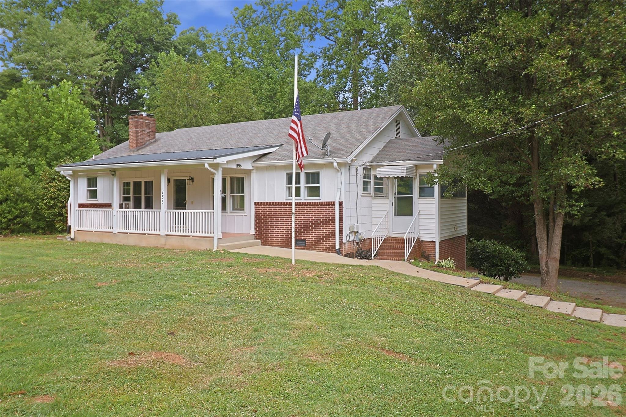 153 Southwinds Drive Property Photo 2