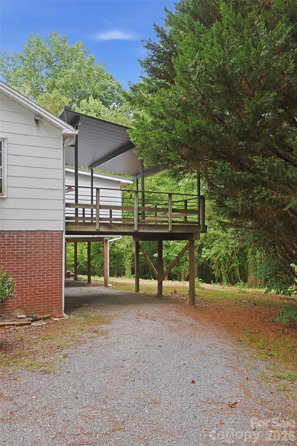 153 Southwinds Drive Property Photo 8