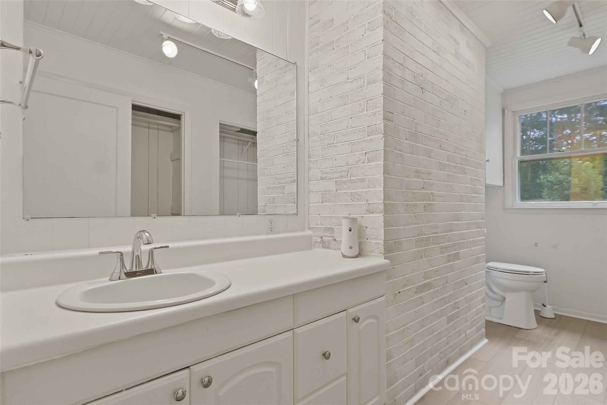 153 Southwinds Drive Property Photo 16