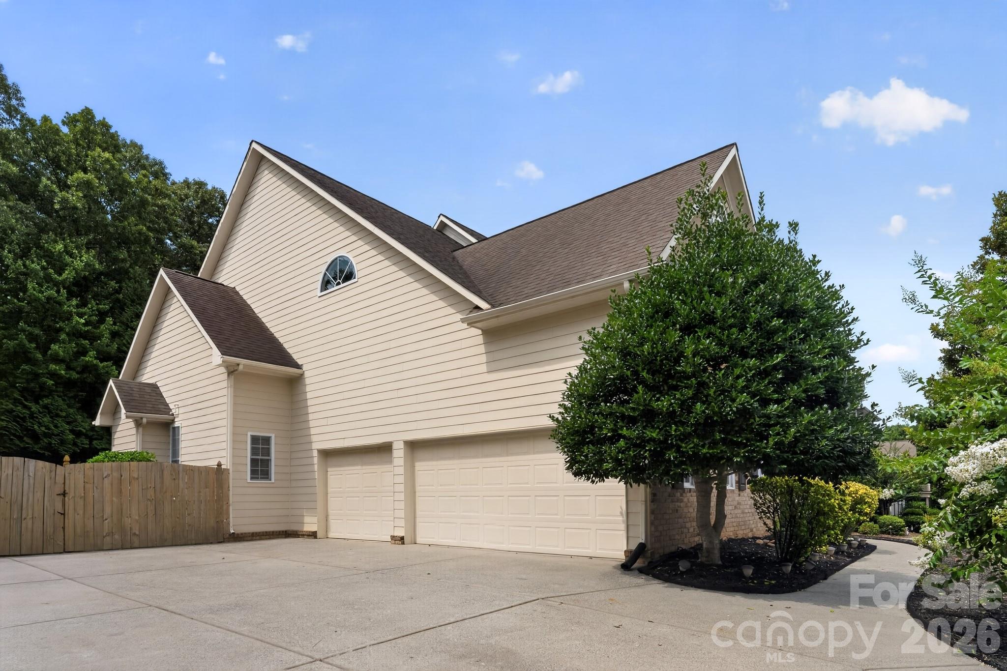 9169 Drayton Lane Property Photo 2