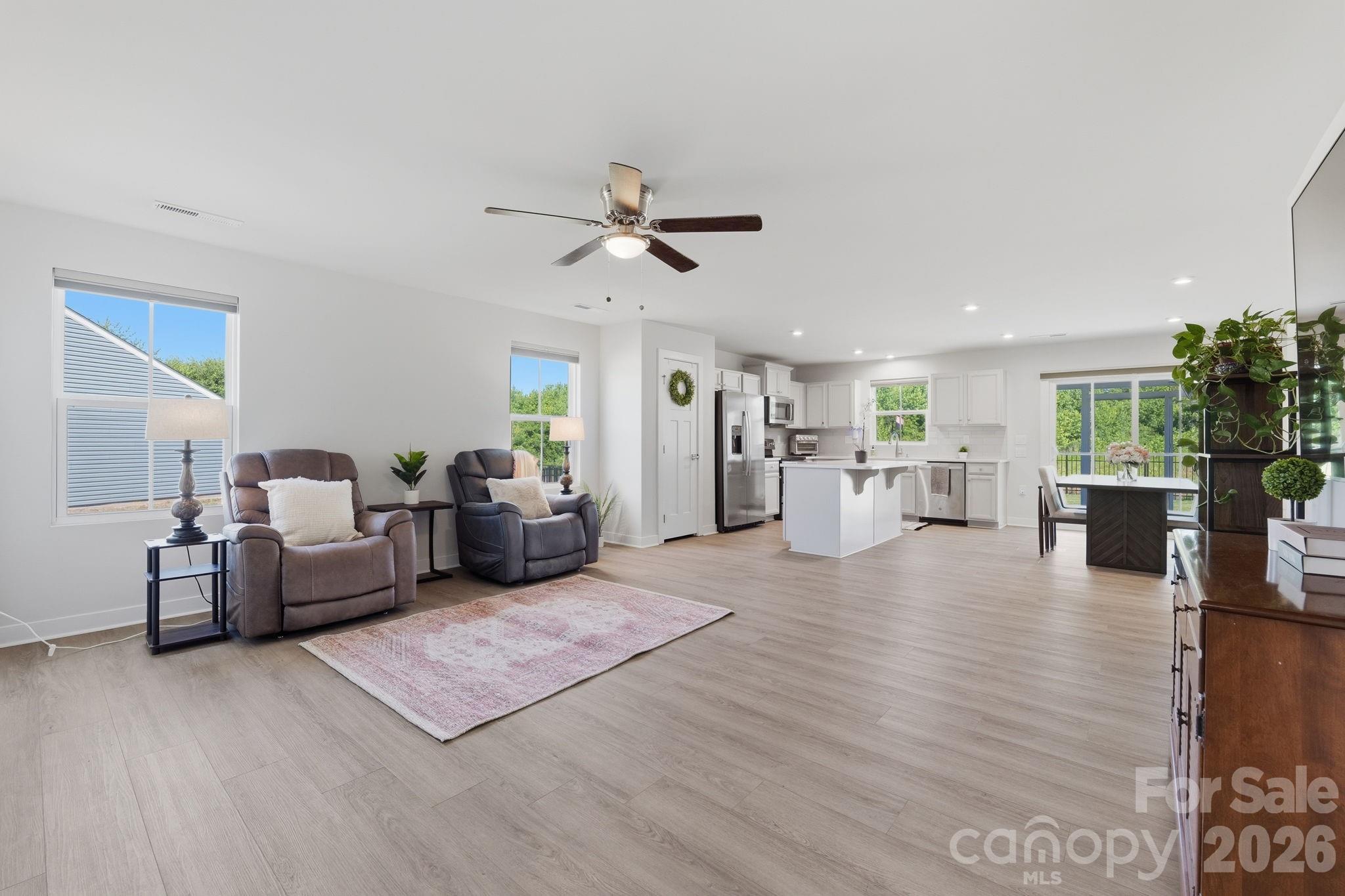 254 Damask Drive Property Photo 4