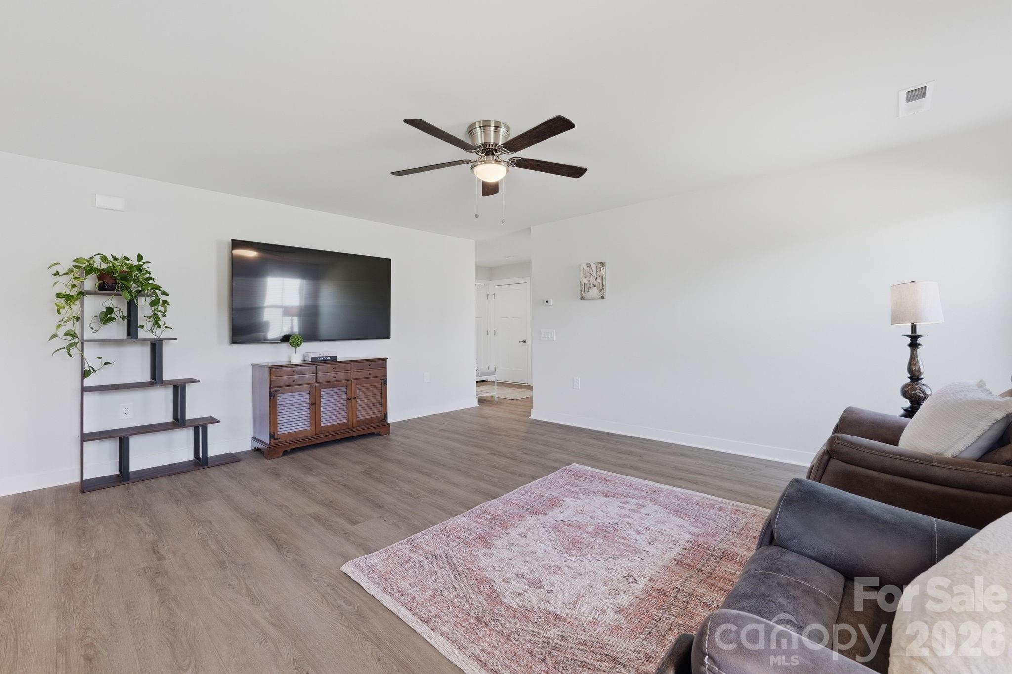 254 Damask Drive Property Photo 6