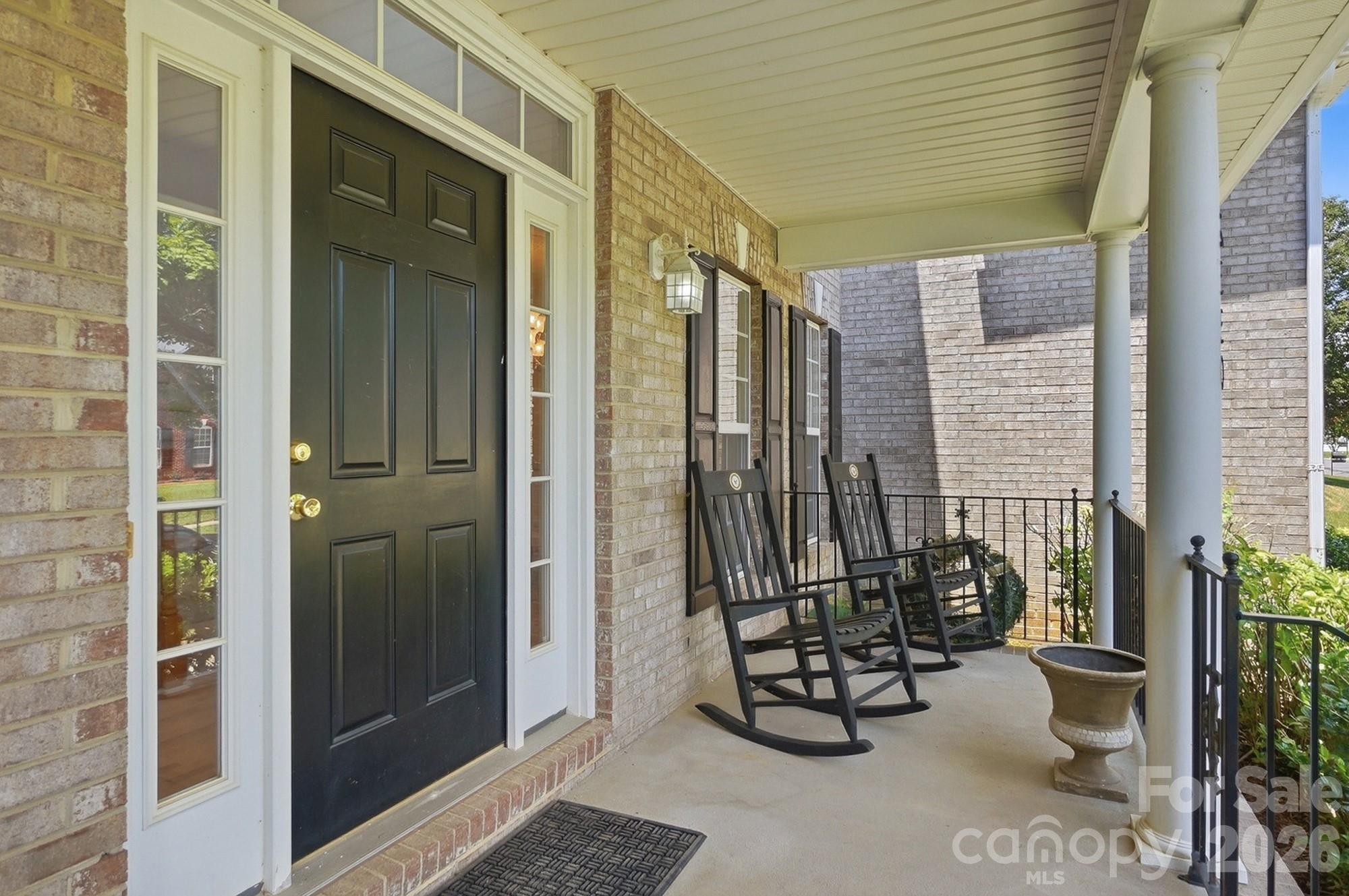 2330 Harvester Avenue Property Photo 3