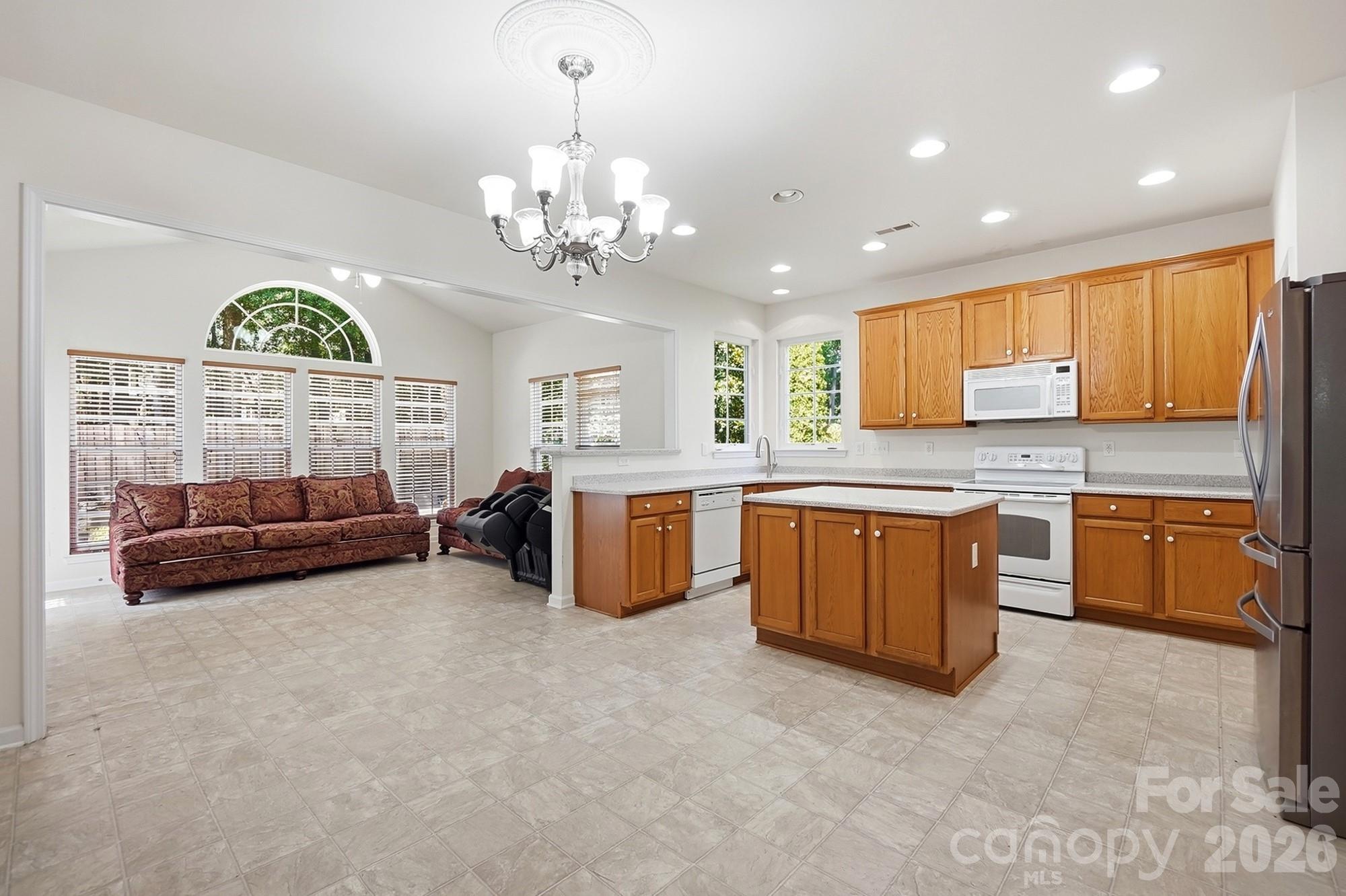 2330 Harvester Avenue Property Photo 10